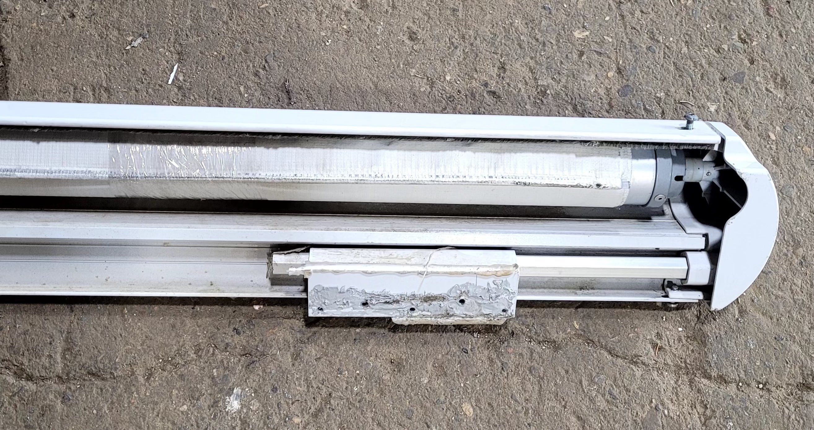 Used Dometic A&E 79 1/2" Complete Slide Topper - White - Young Farts RV Parts