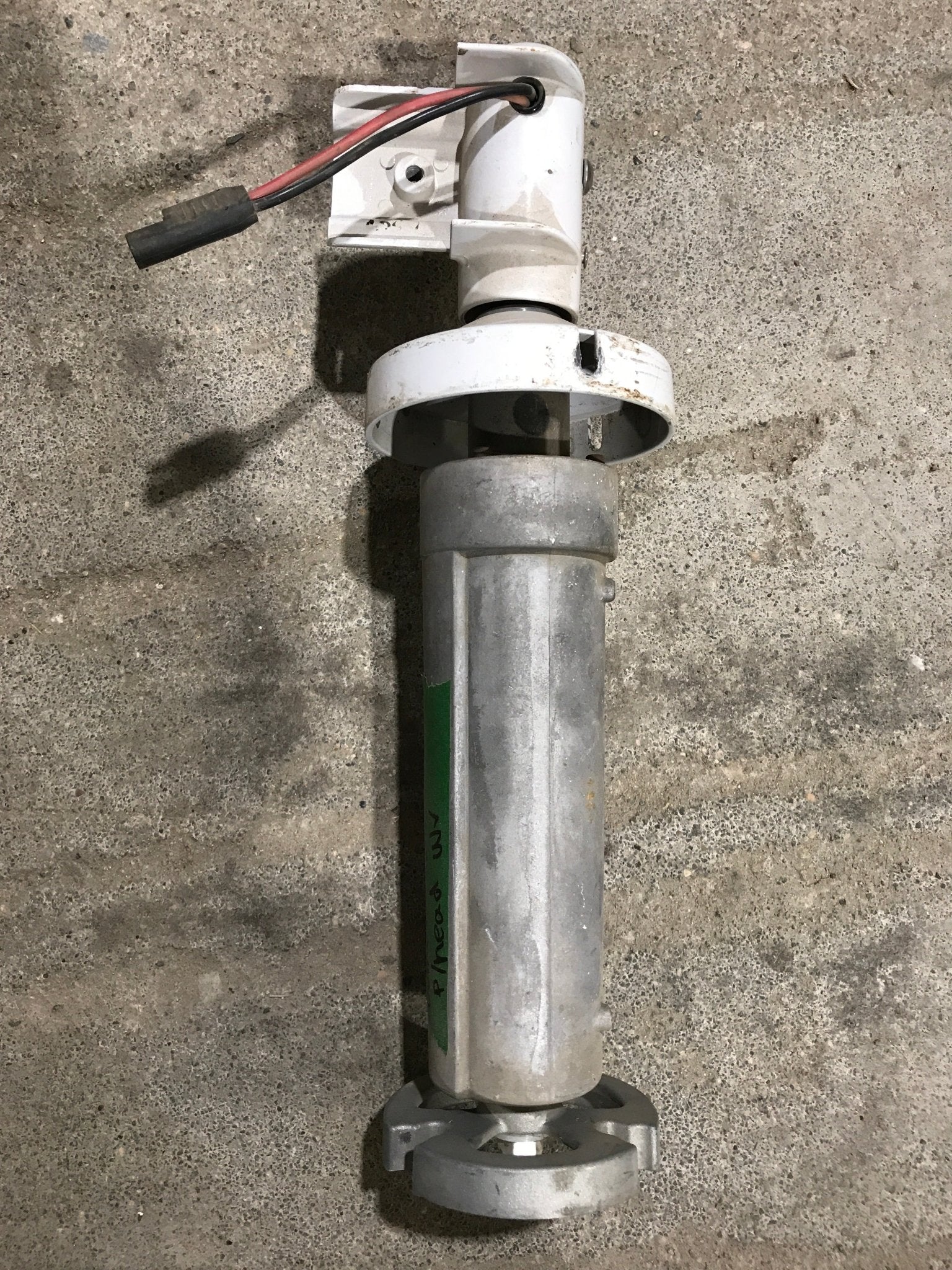 USED A&E DOMETIC RV AWNING DRIVE ASSEMBLY FITS 9100 - Young Farts RV Parts