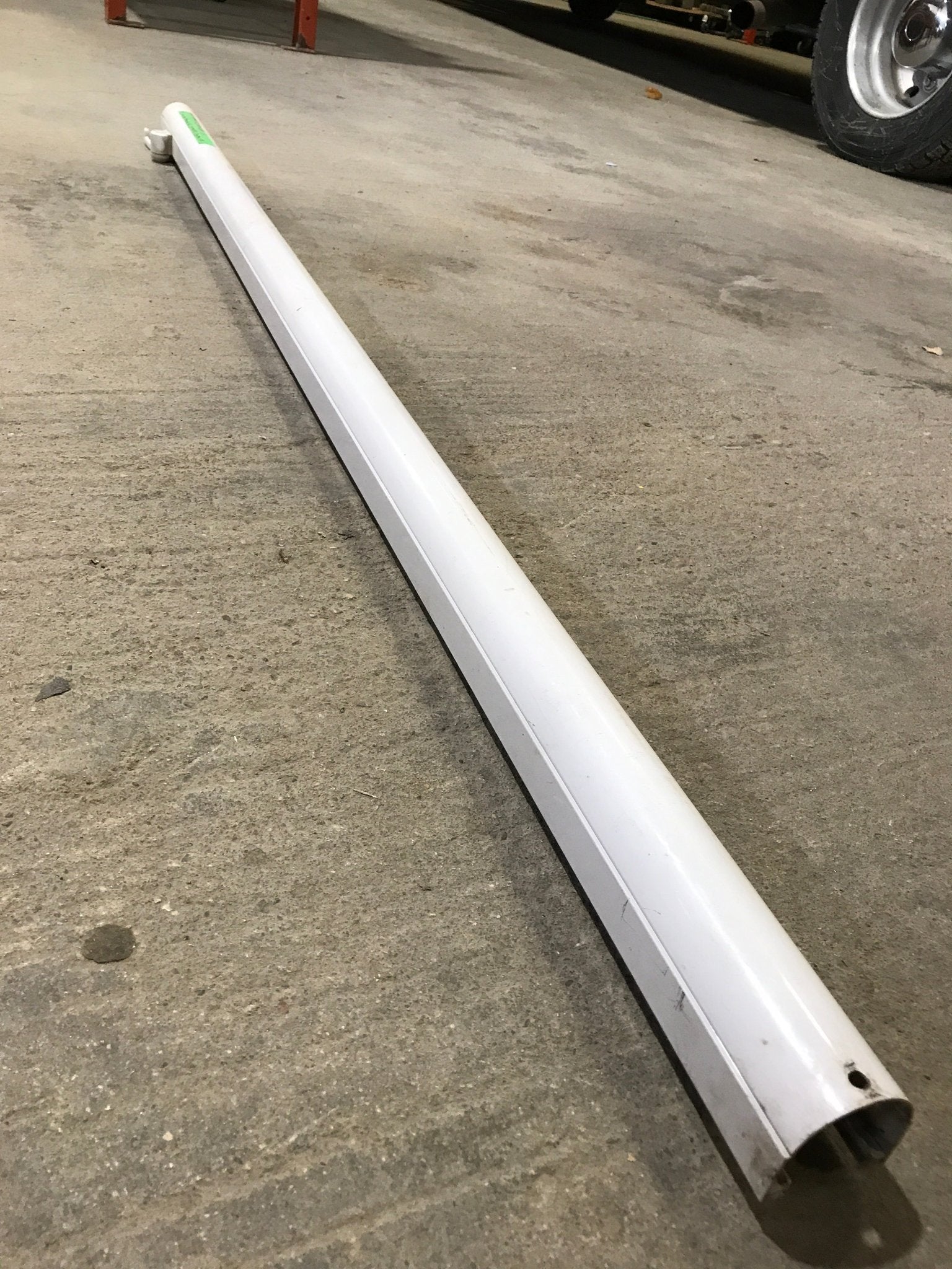 Used Dometic sunchaser II / sunchaser 2 Polar White 73" Main Arm Assembly Tall 3310792043 / 3310792.118B - Young Farts RV Parts