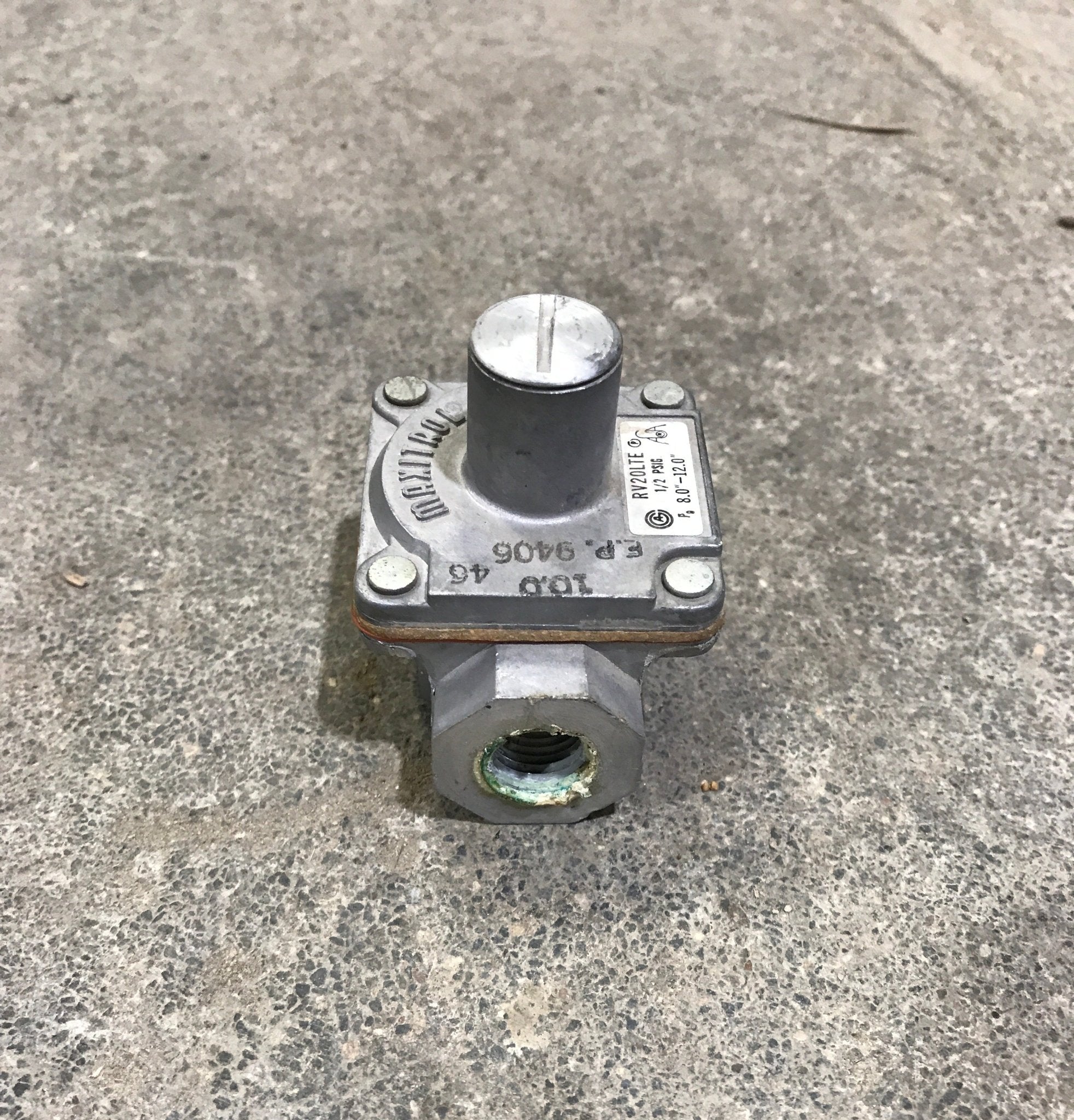 Used Magic Chef Regulator - 12001285 - Young Farts RV Parts