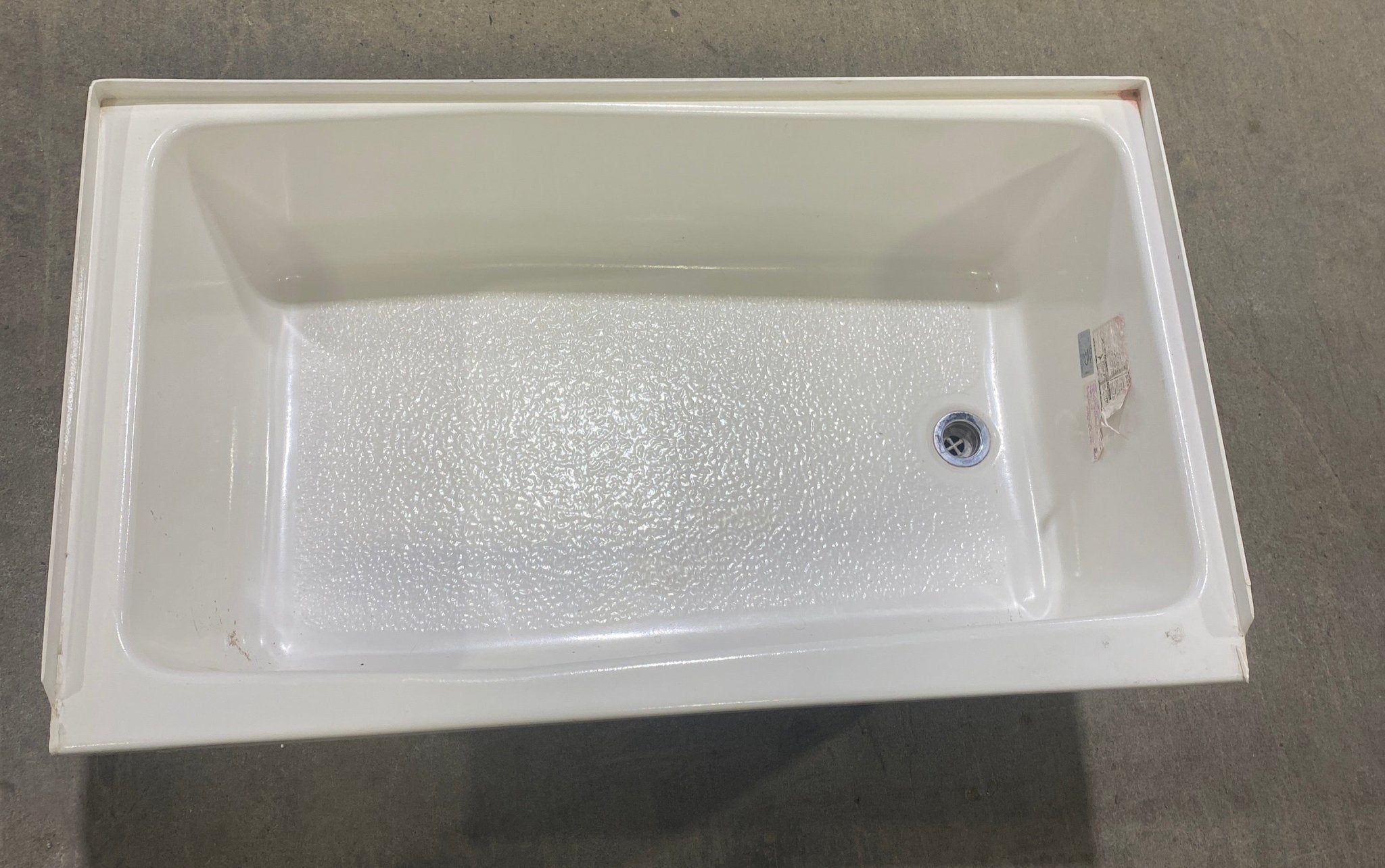Used RV Bath Tub 41” L x 24" W - Right Hand Drain - Young Farts RV Parts