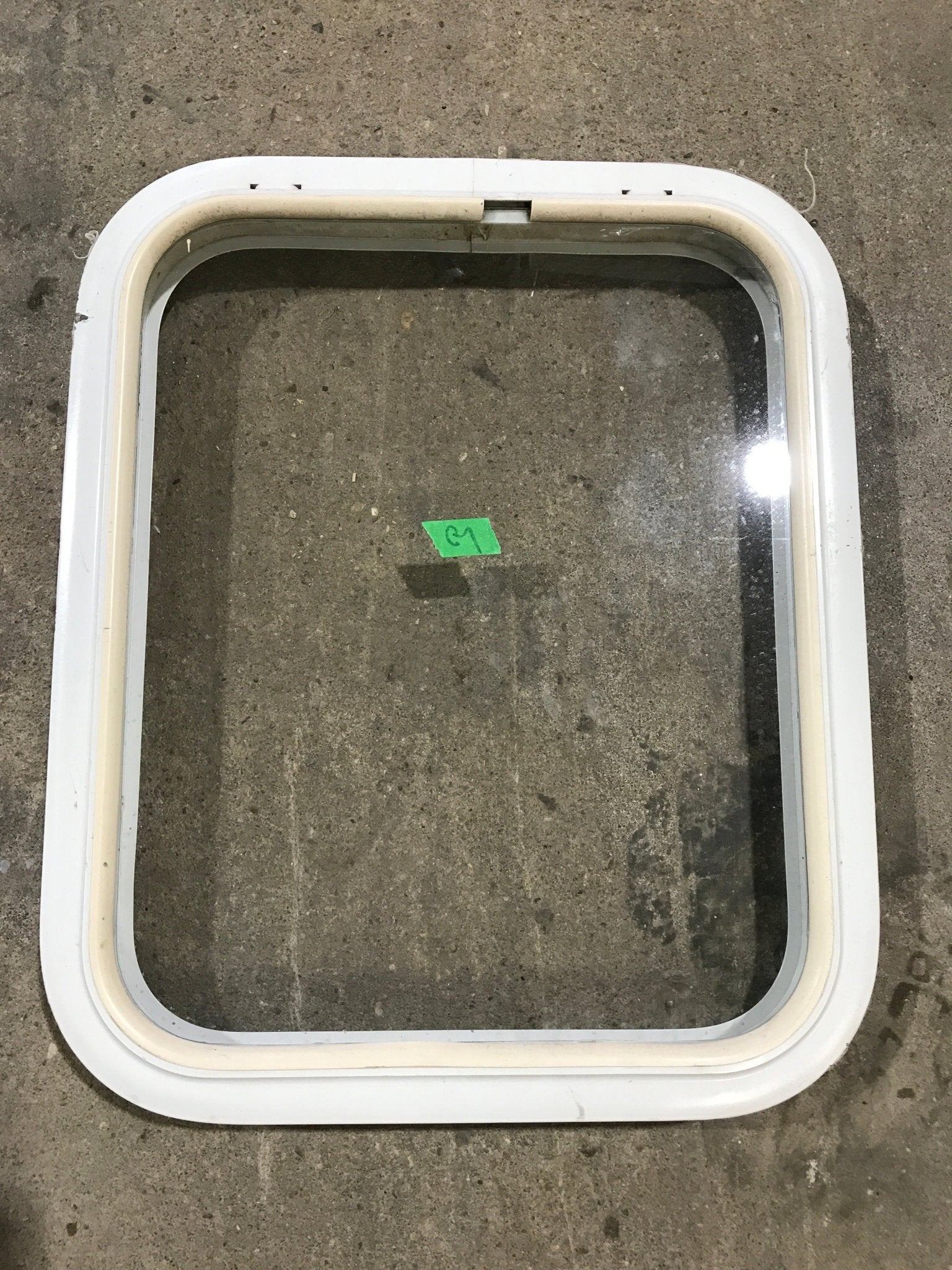 Used White Radius Non Opening Window : 17 1/2" W x 21 1/2" H x 1 1/2" D - Young Farts RV Parts