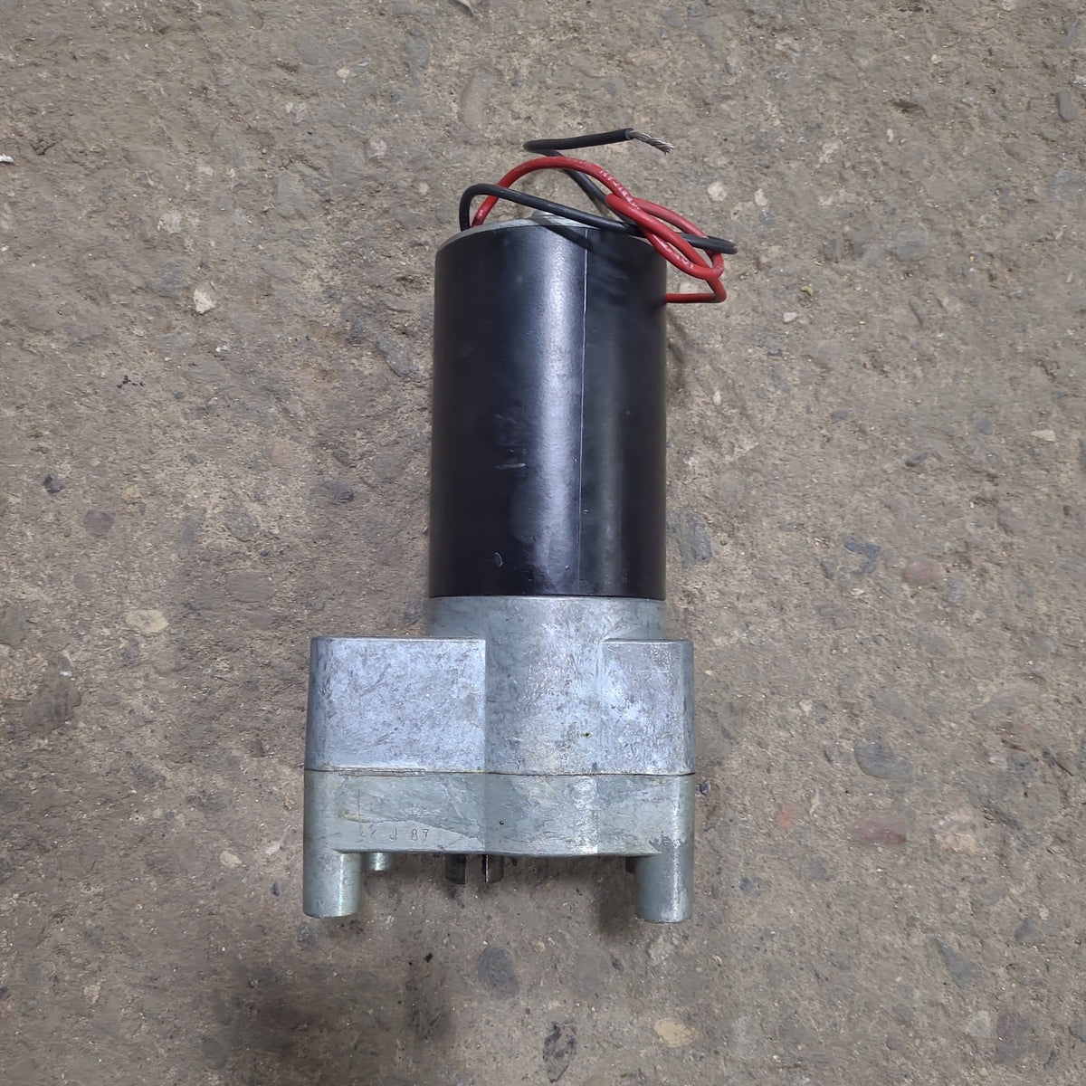 Buy Used Atwood Electric Motor For R.V. Trailer Landing Gear 12VDC