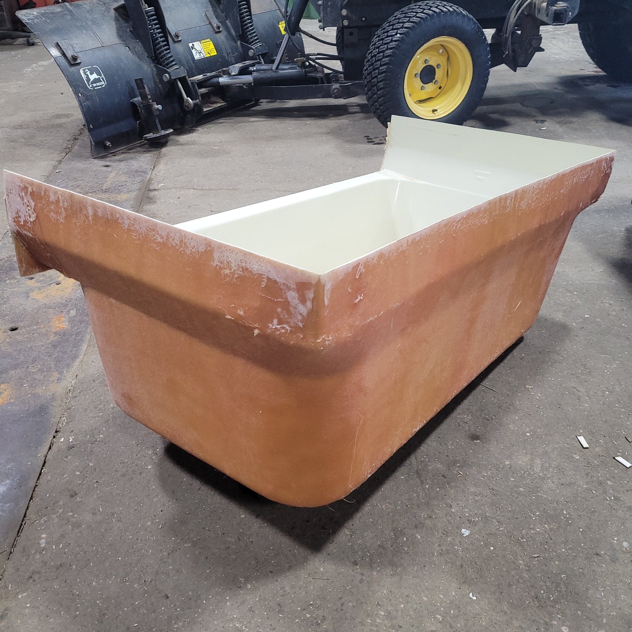 Used RV Bath Tub 45 3/4” x 24 1/2” RHD - Young Farts RV Parts
