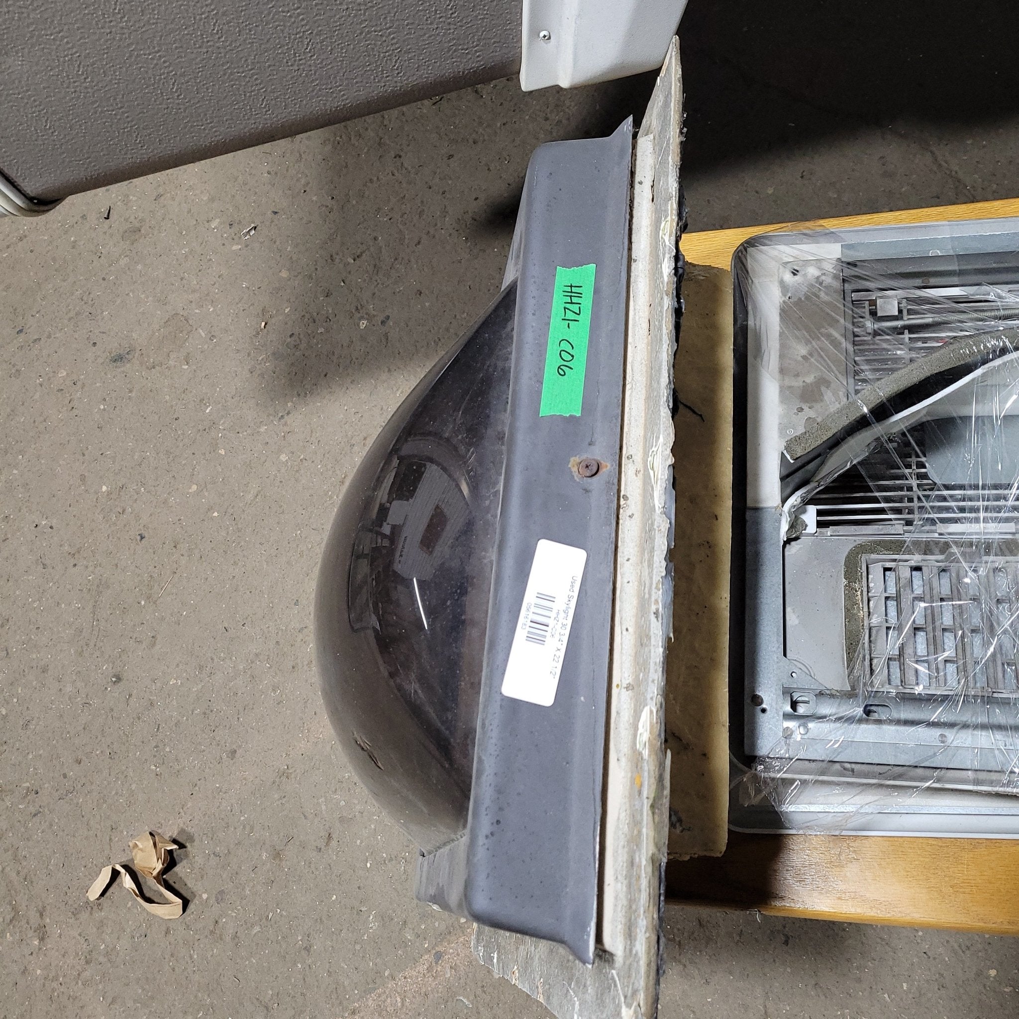 Used Skylight 30 3/4" X 22 1/2" (with inner skylight) - Young Farts RV Parts
