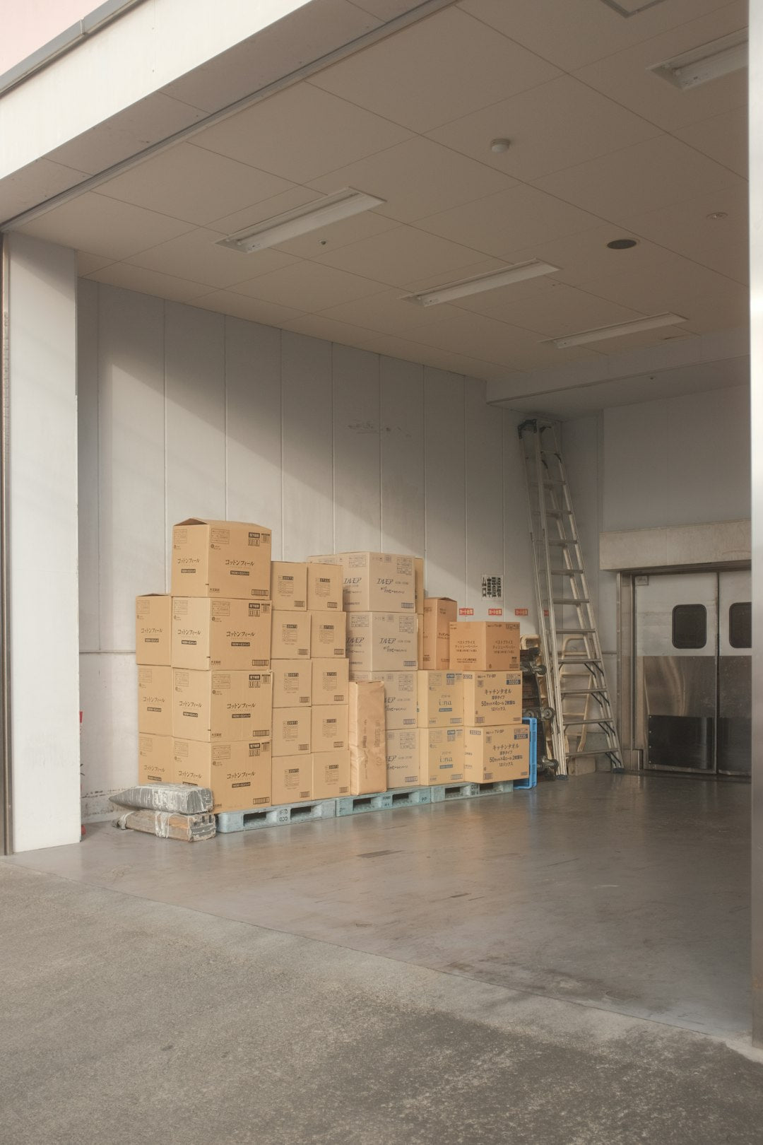 Common Mistakes to Avoid When Choosing RV Storage Yards - Young Farts RV Parts