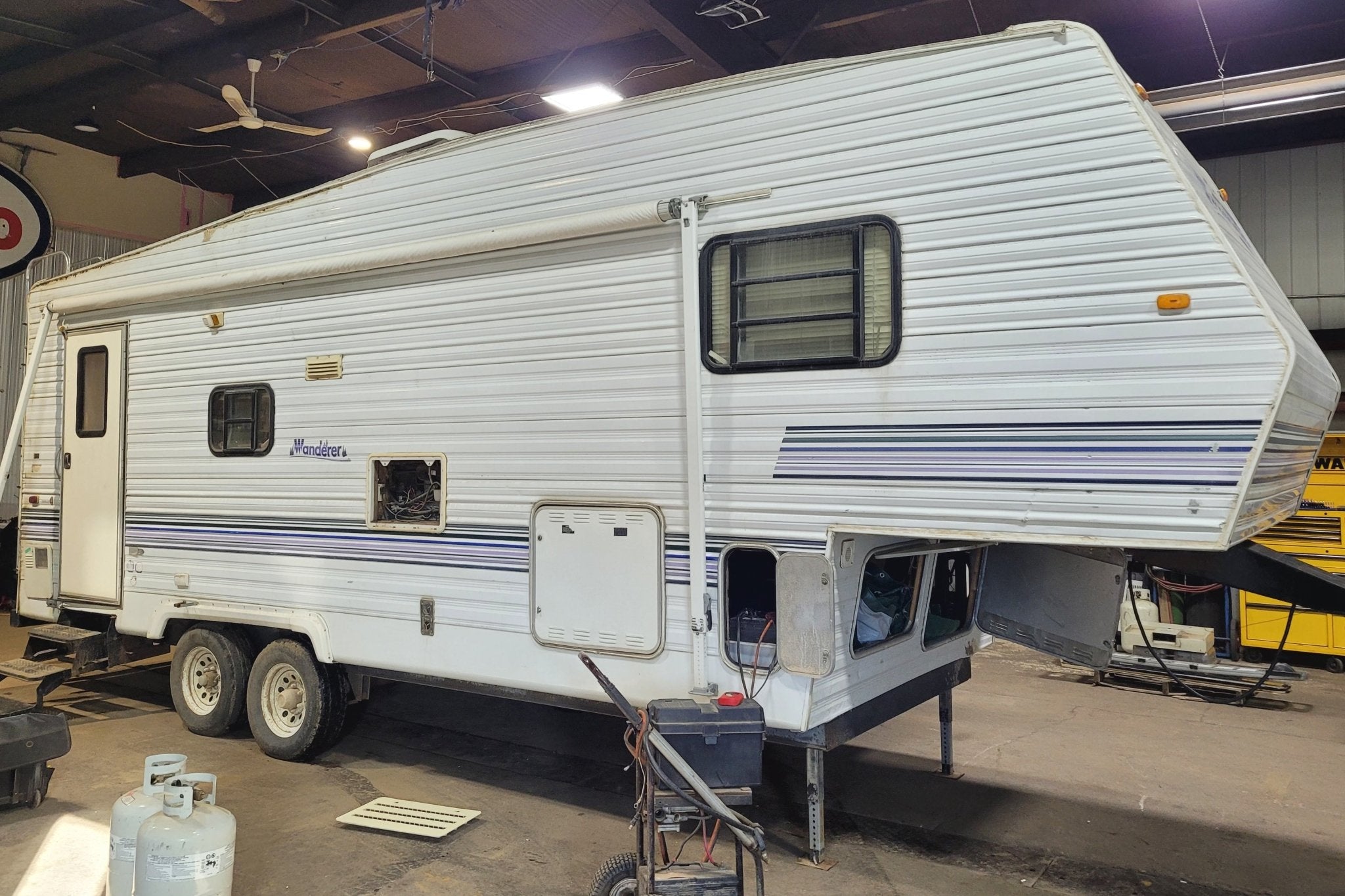 1997 Wanderer 260RLSS Fifth Wheel Parts List - Thor Manufacturing - Young Farts RV Parts