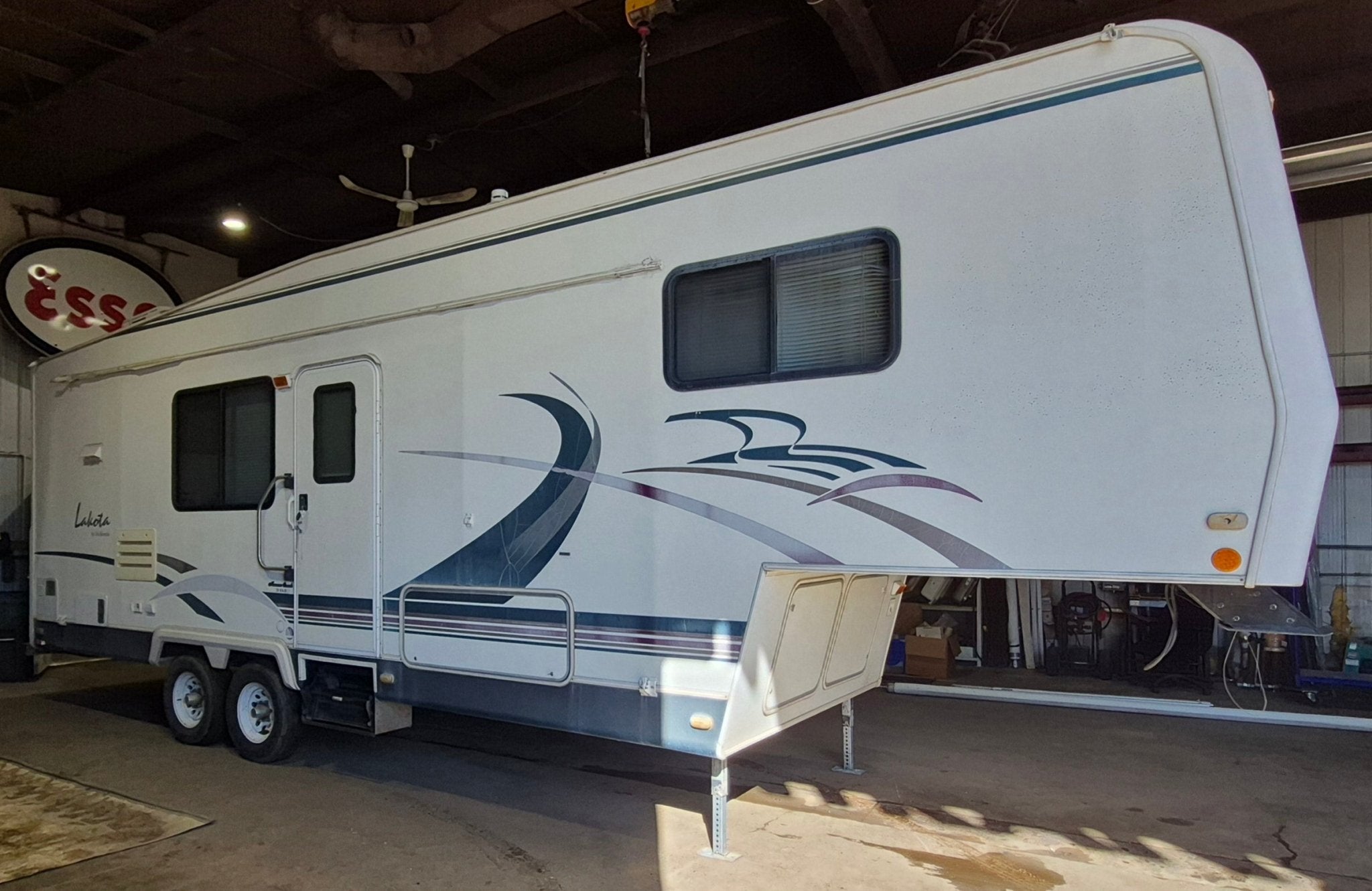 2000 28' RKD Lakota Fifth Wheel Parts List - McKenzie Towables division of Monaco Coach Corp. - Young Farts RV Parts