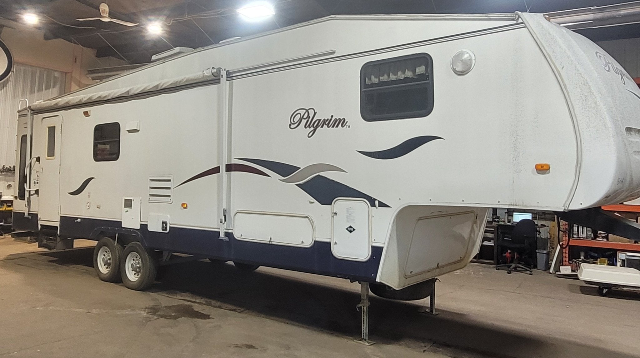 2006 Pilgrim 335RLSS Fifth Wheel Parts List - Young Farts RV Parts