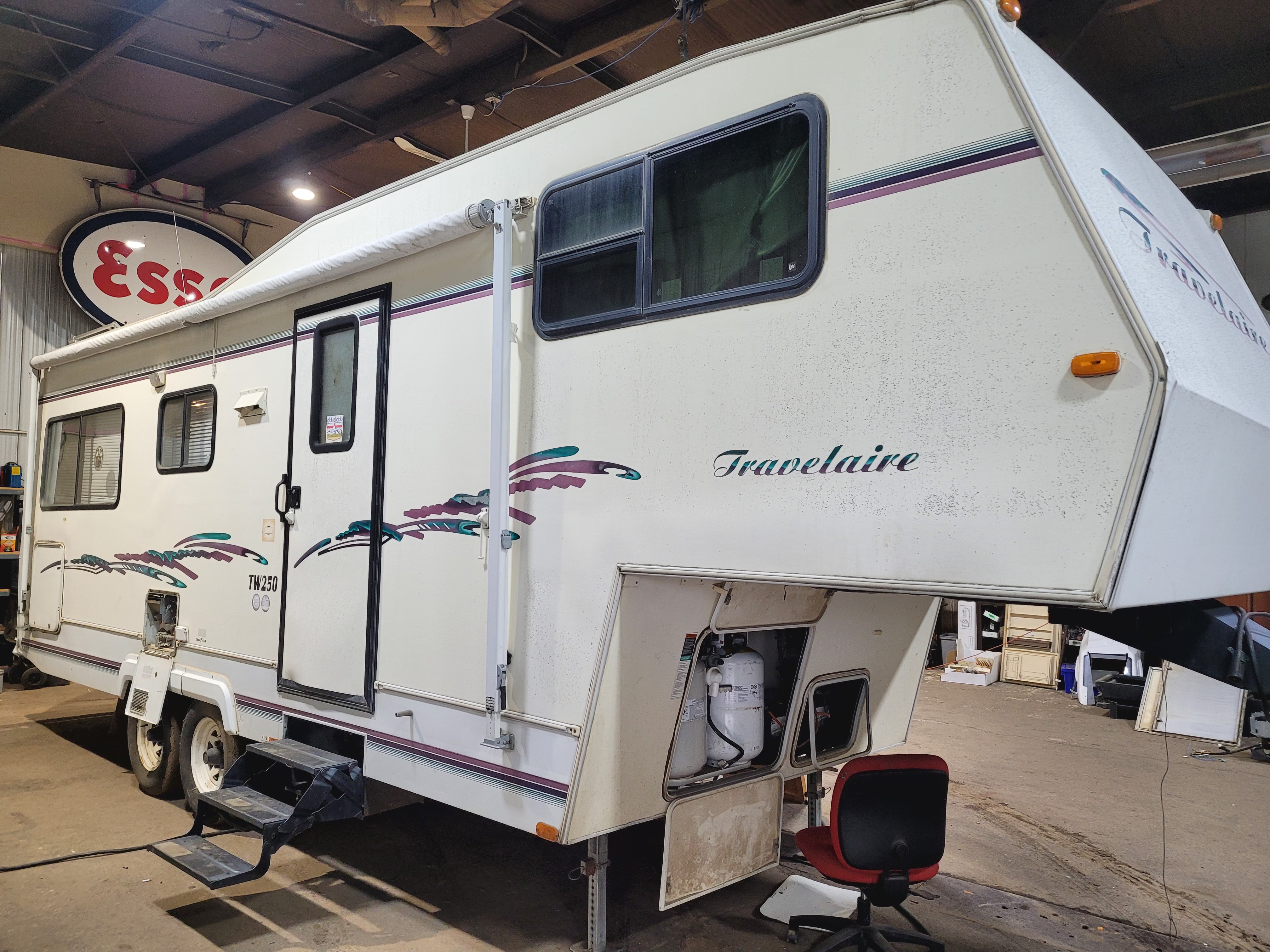 1998 Travelaire TW250 Fifth Wheel Parts List