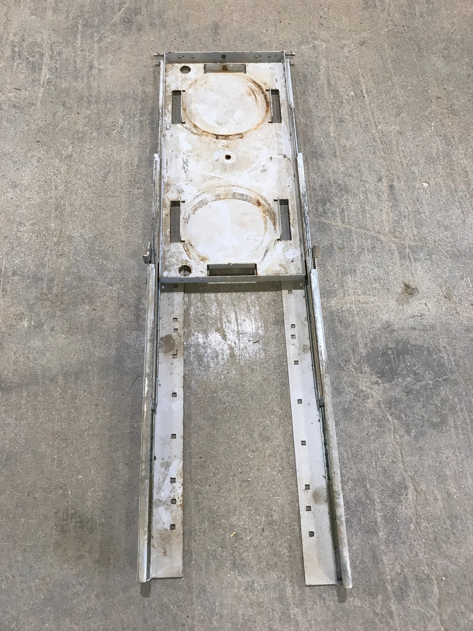 Used Sliding Propane Rack/ Holder 30LB Double