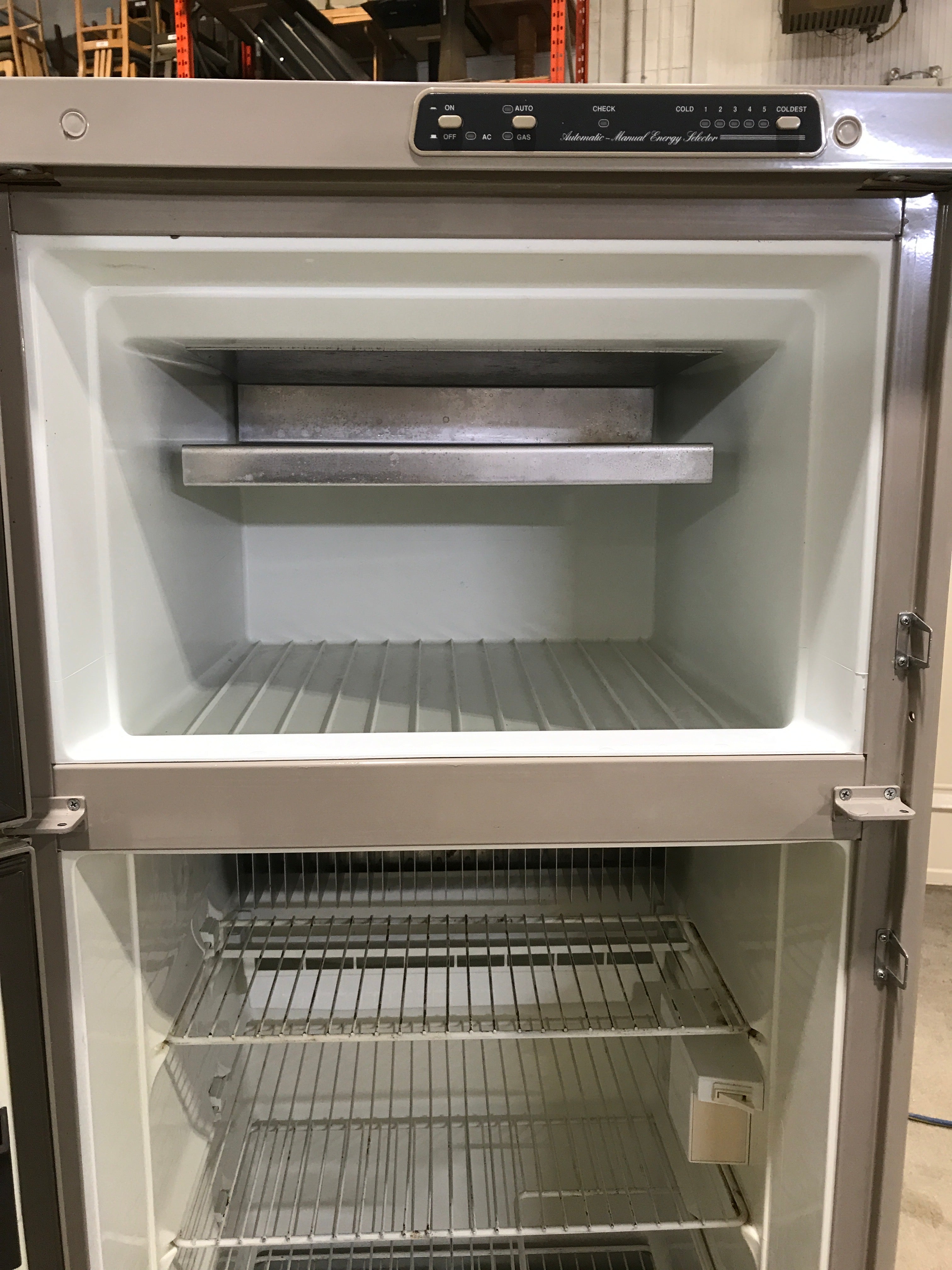 Used Complete Dometic Fridge, 2-Way -RM2611