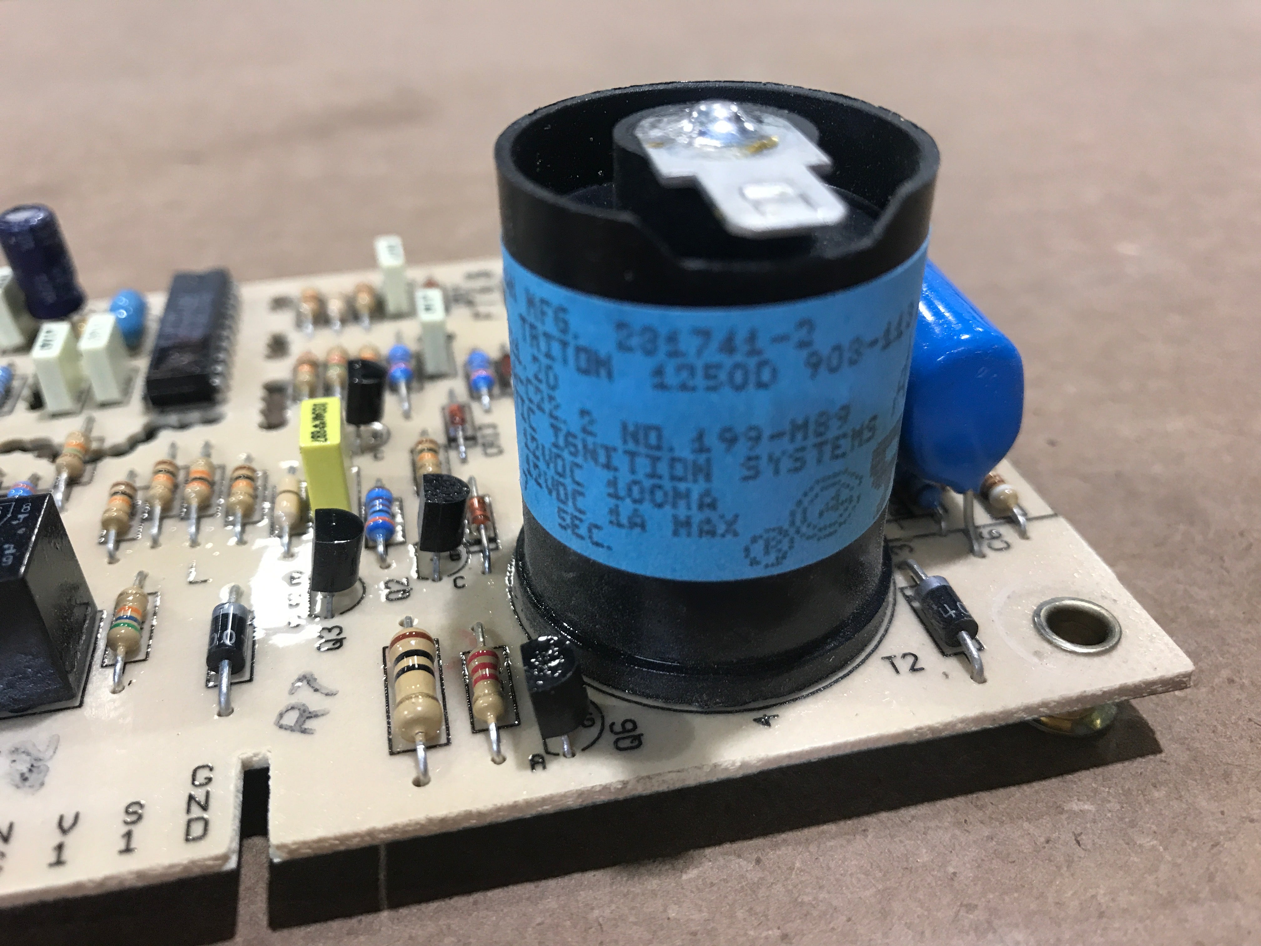 Used Suburban (Fenwal) Ignitor Control Board - 231741-2