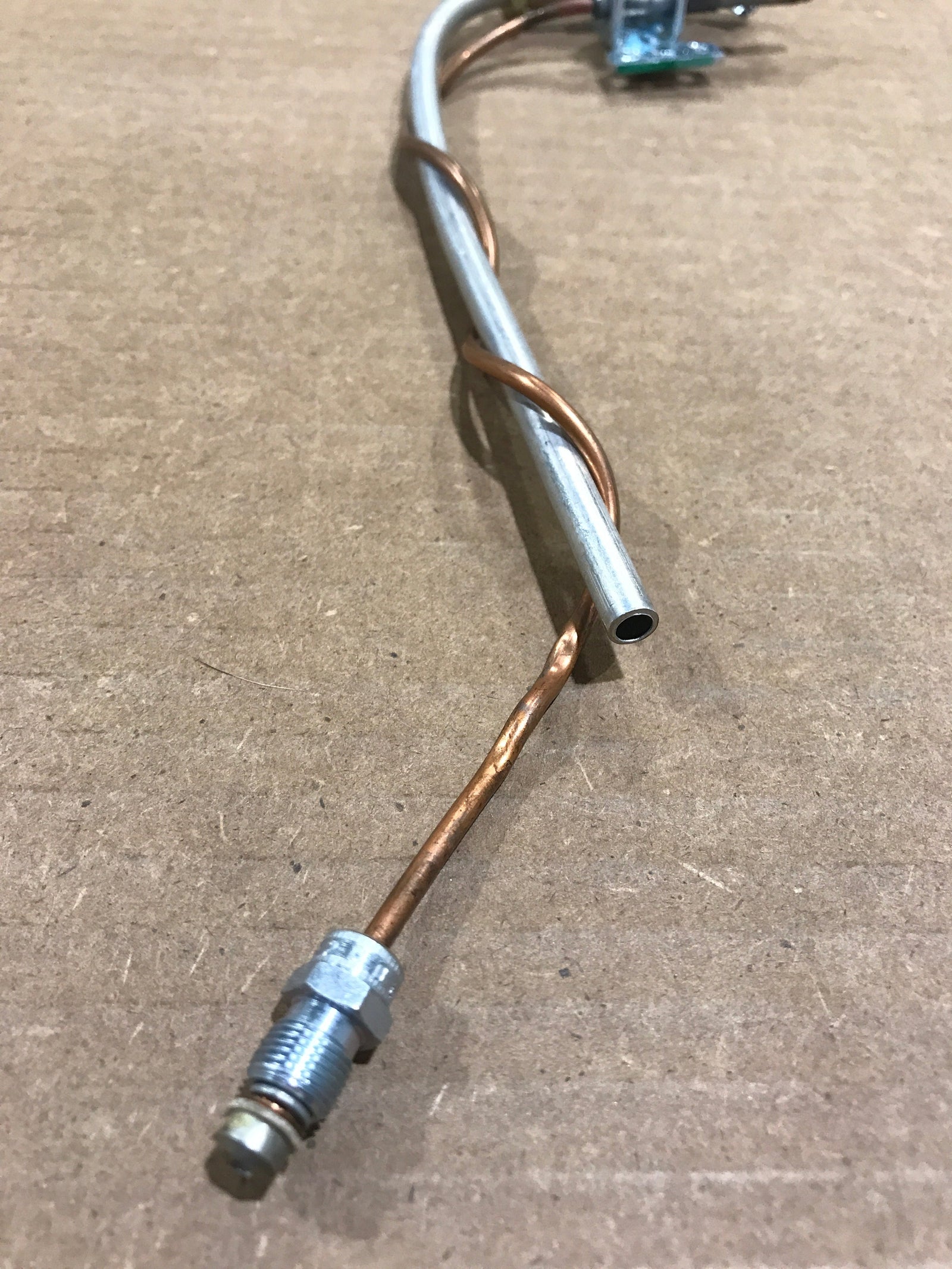 Used Suburban Pilot Assembly - 520567