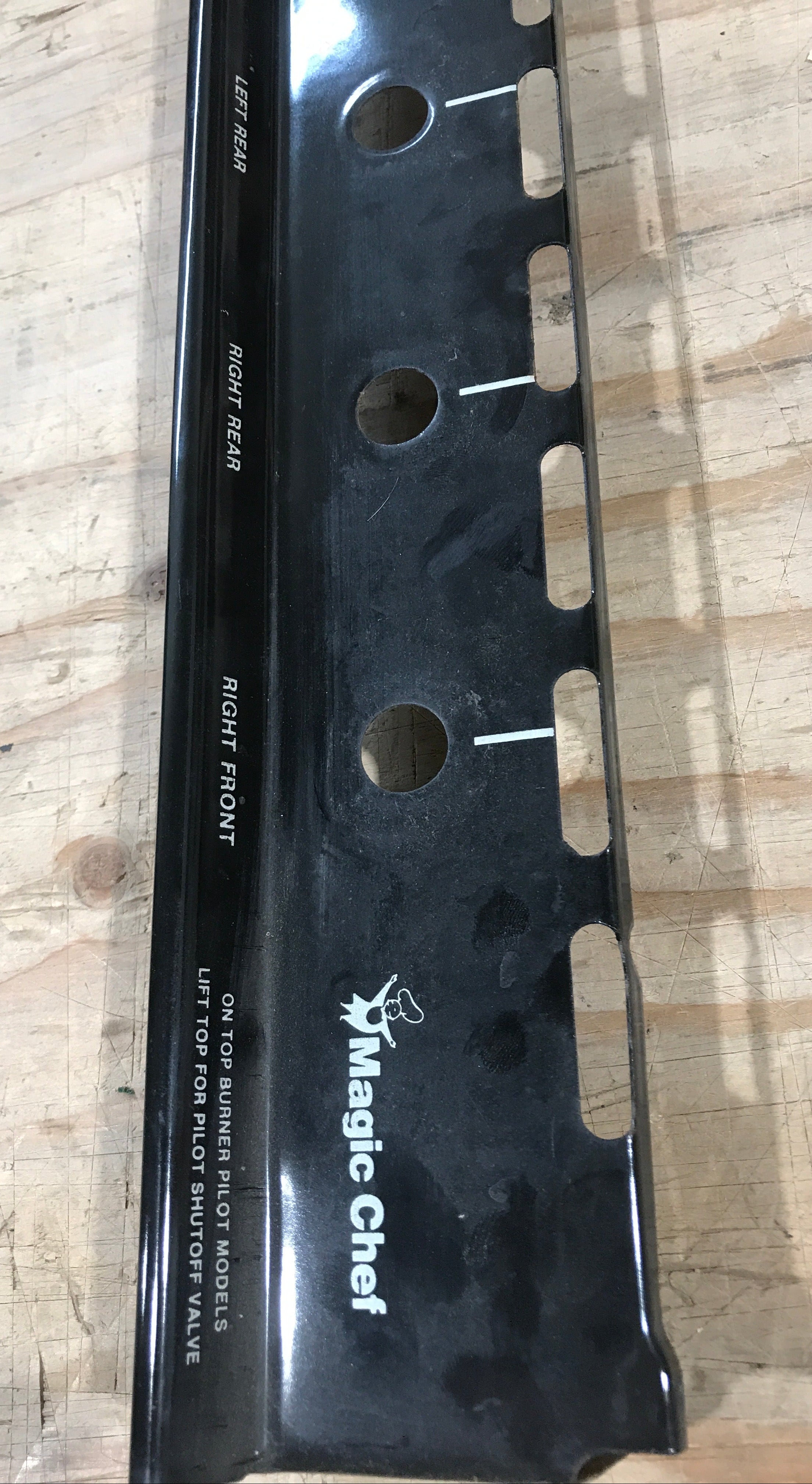 Used Magic Chef Oven Manifold Panel 2616F05490