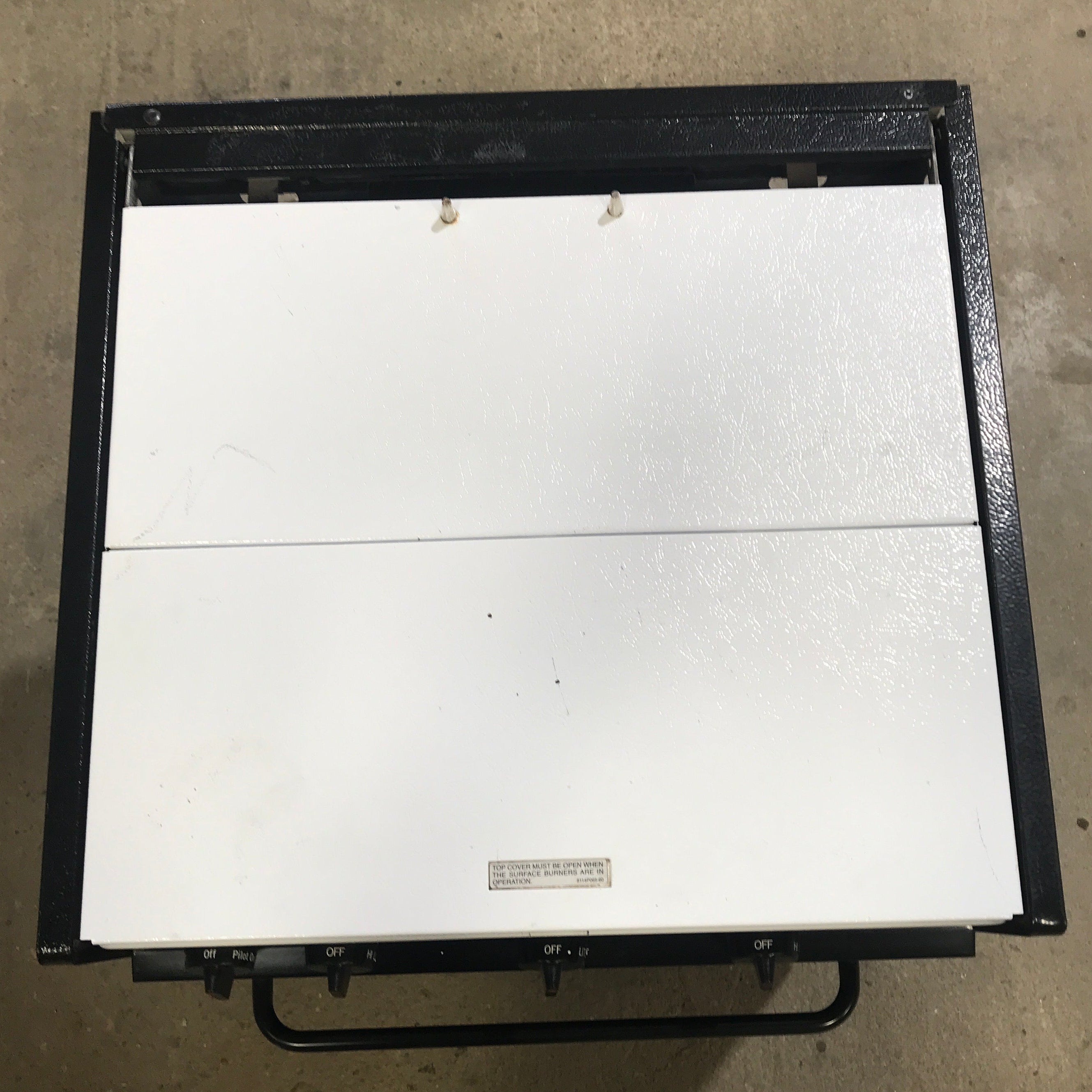 Used Magic Chef 3 Burner RV Range / Cooktop 22TW-3B-49