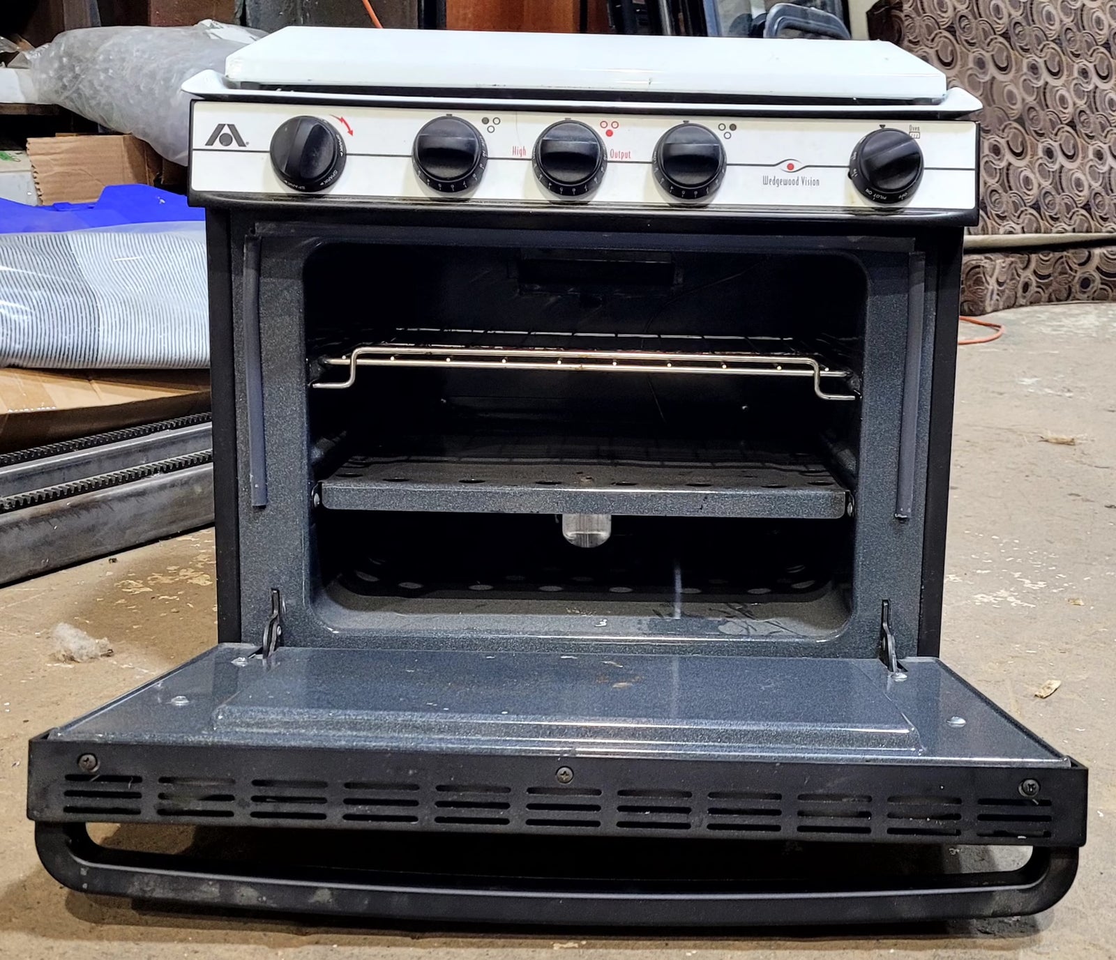 Used Atwood / Wedgewood Range Stove 3-Burner -  R-V1732W1PW