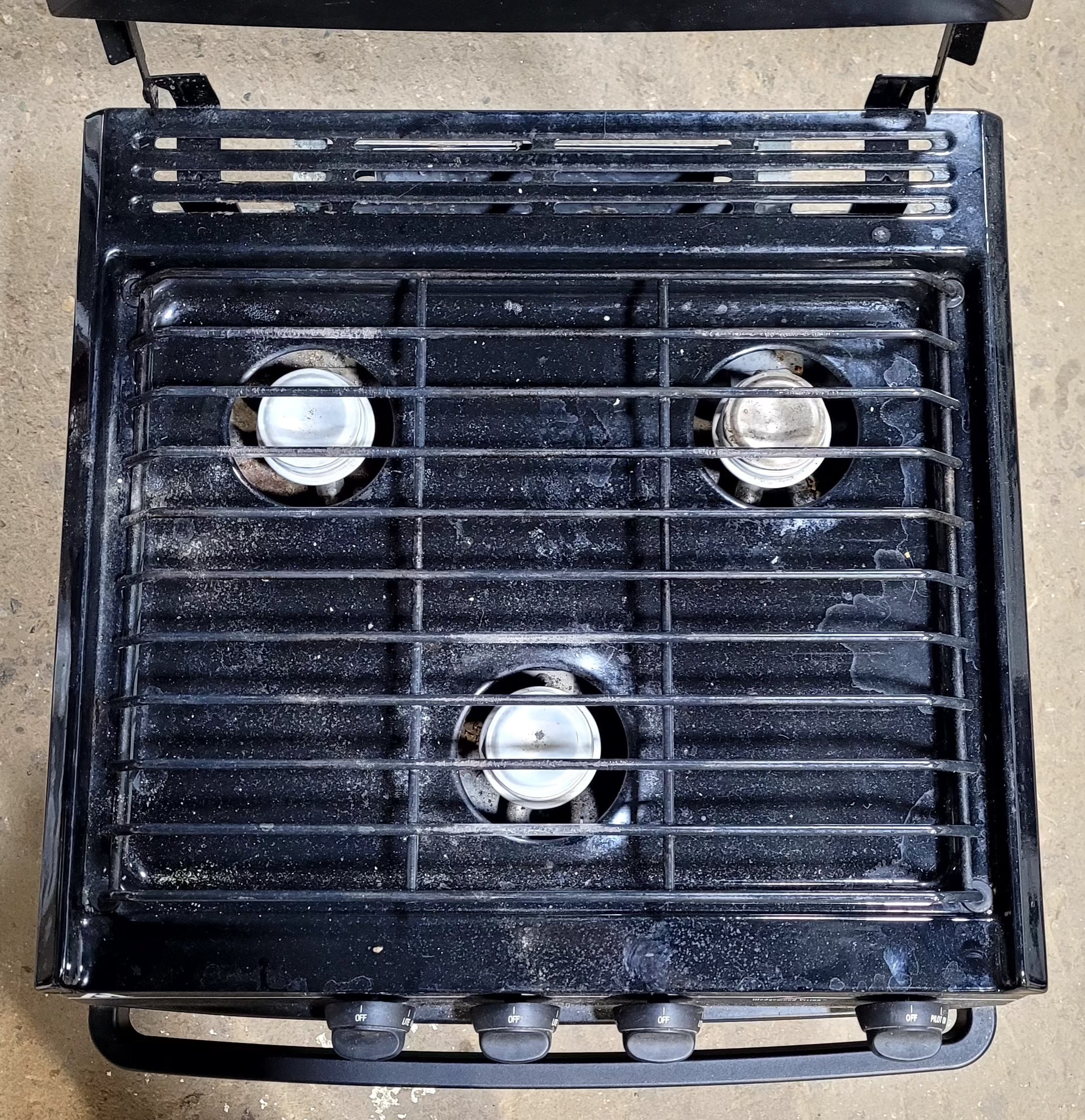 Used Atwood / Wedgewood range stove 3-burner R-V2132BB