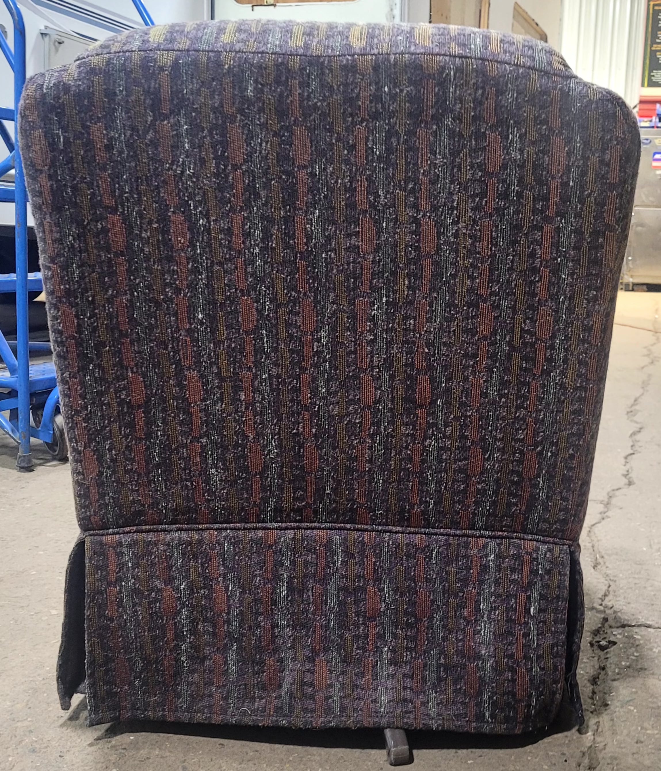 Used RV Chair - 32"H x 26"W x 27"D - Young Farts RV Parts