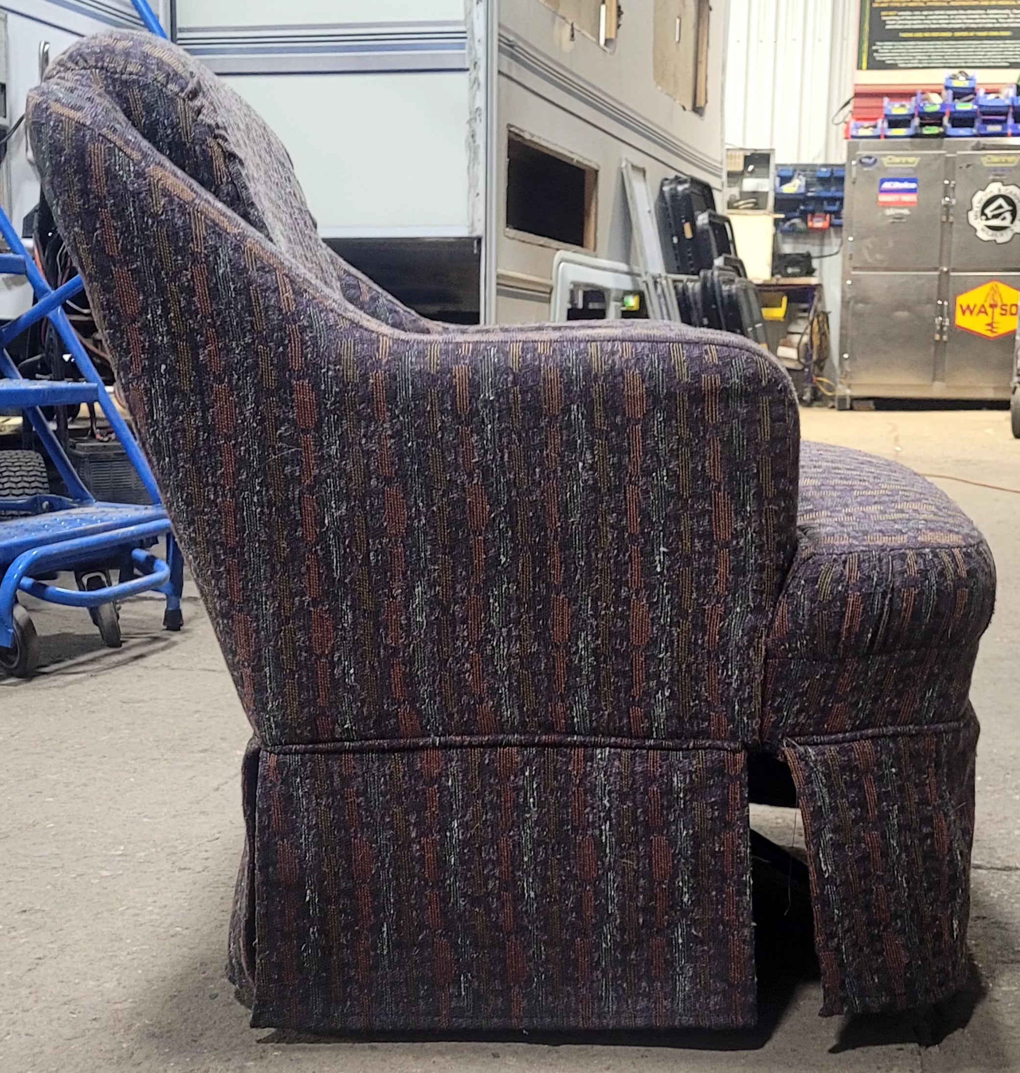 Used RV Chair - 32"H x 26"W x 27"D - Young Farts RV Parts