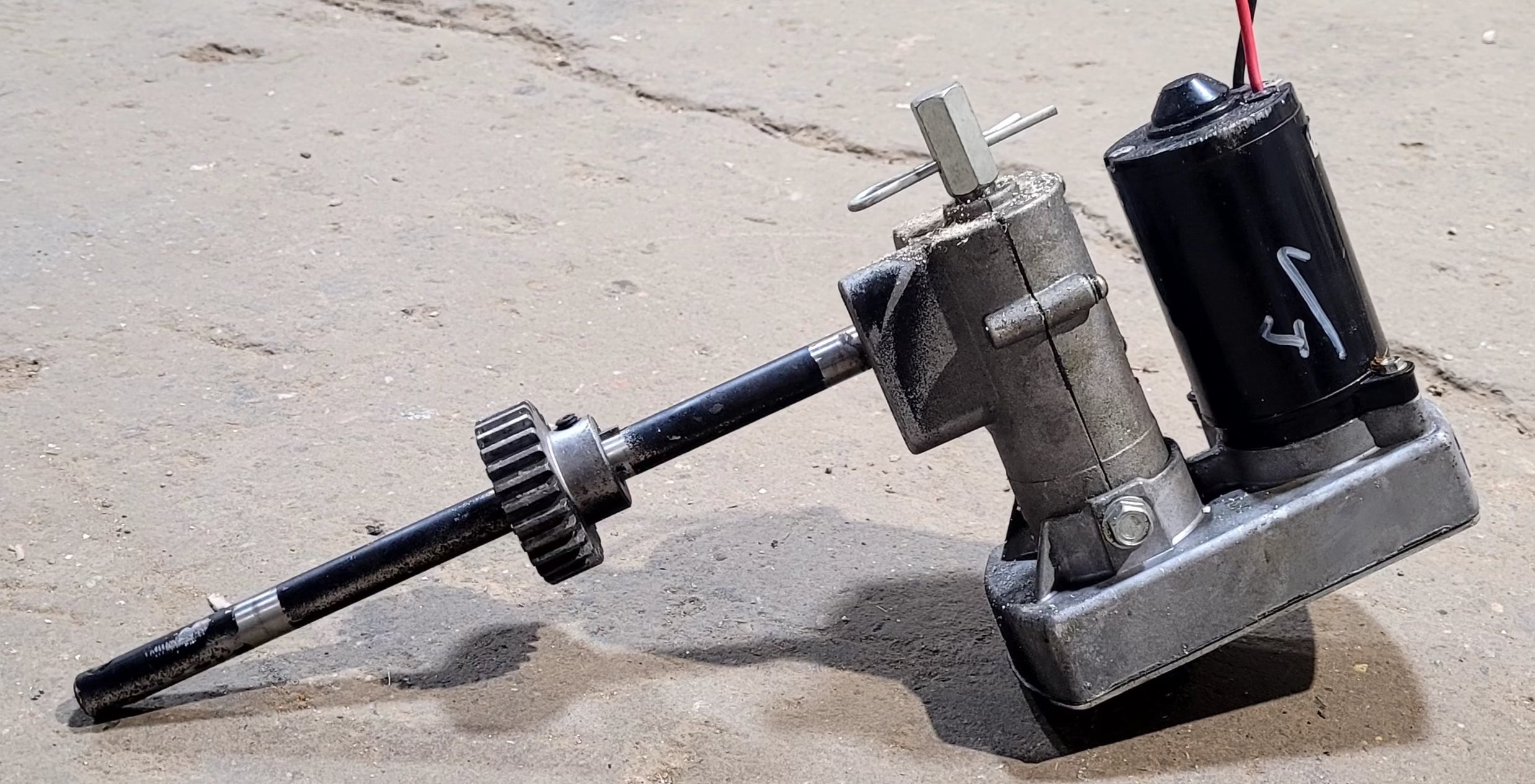 Used RV Slide Out Motor 28:1 - Young Farts RV Parts