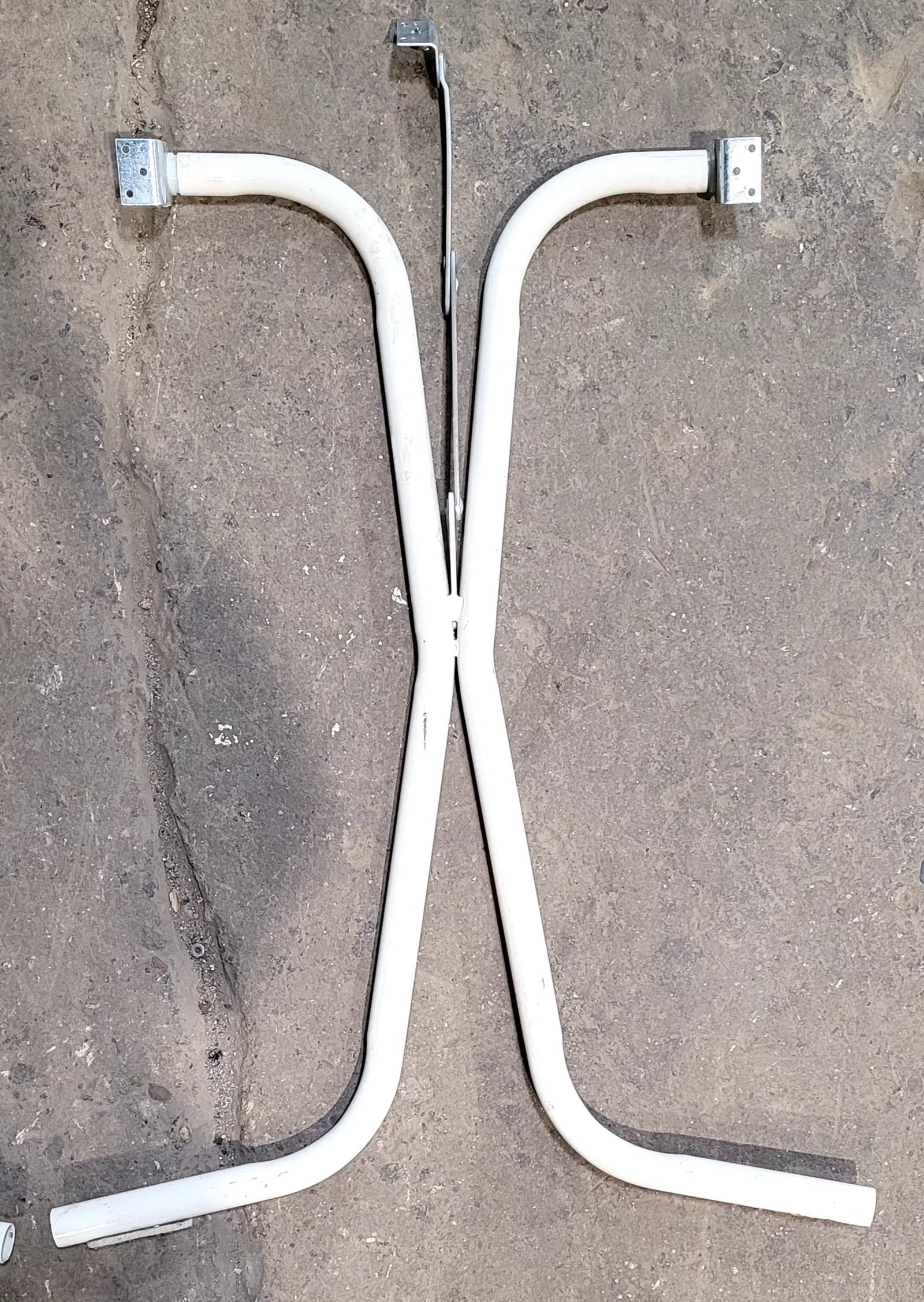 Used RV Folding Table Leg Set 27 3/4