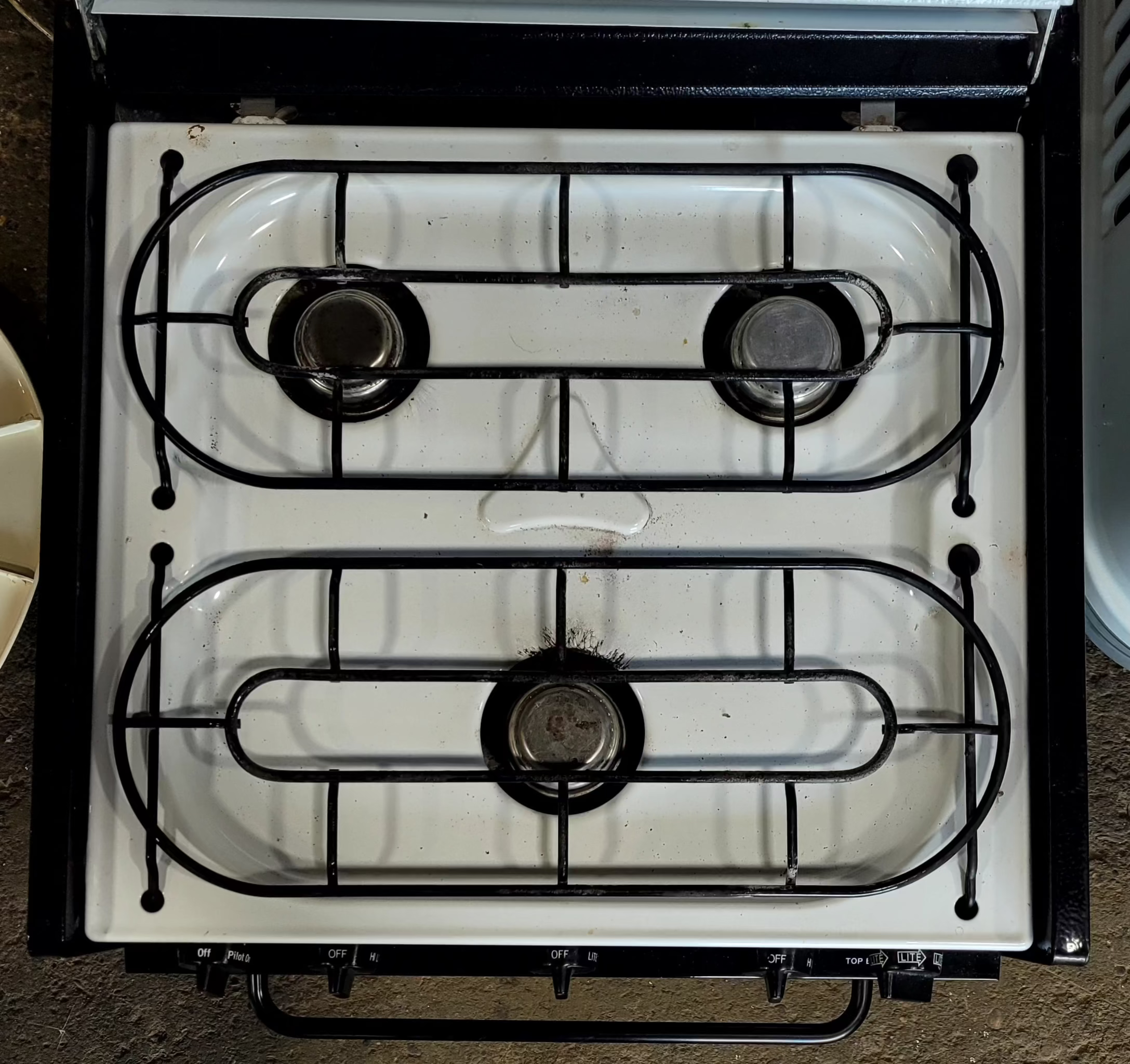 Used Magic Chef CLY2232BDH 3 Burner RV Range / Cooktop