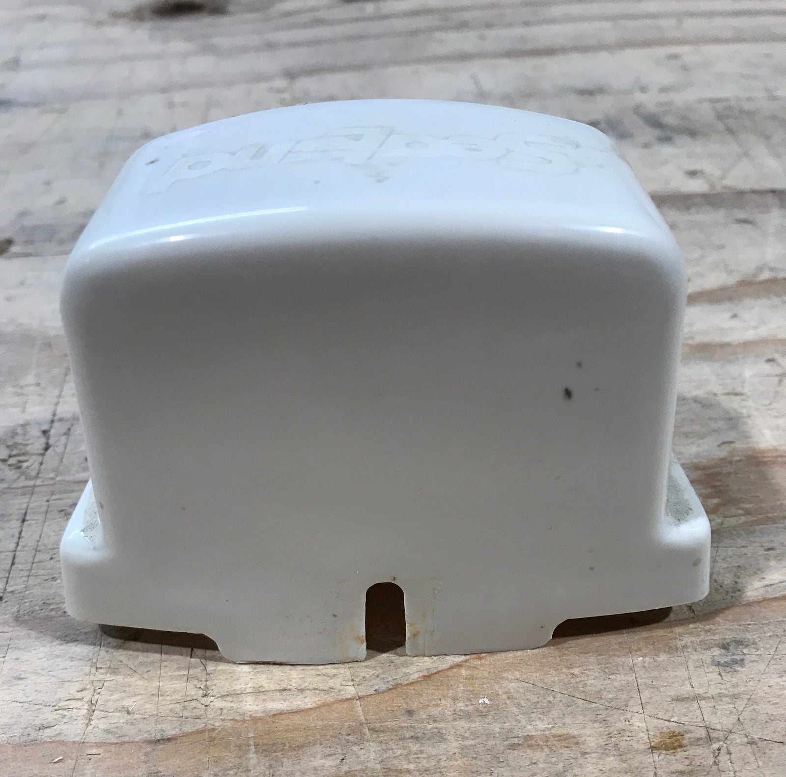 Used Dometic Vacuum Breaker Cover Kit - 385310796