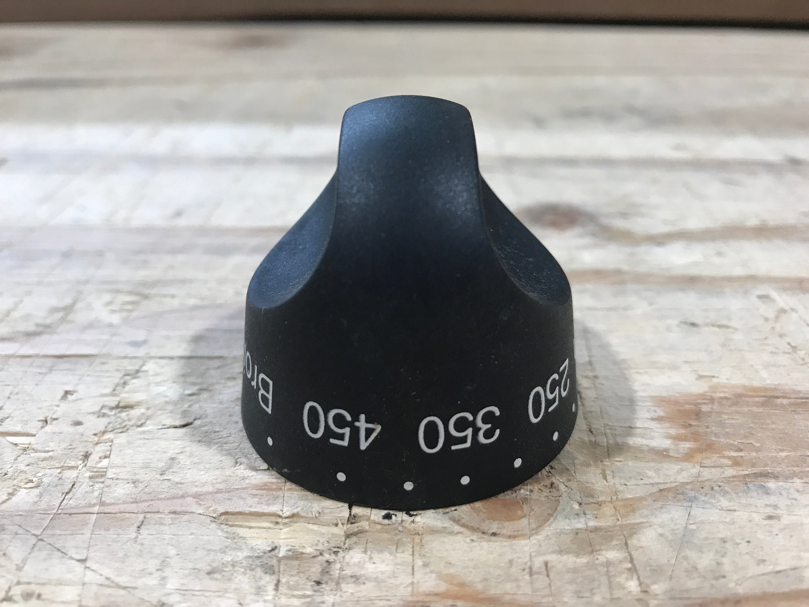 Used Magic Chef Oven Thermostat Knob - 74004645