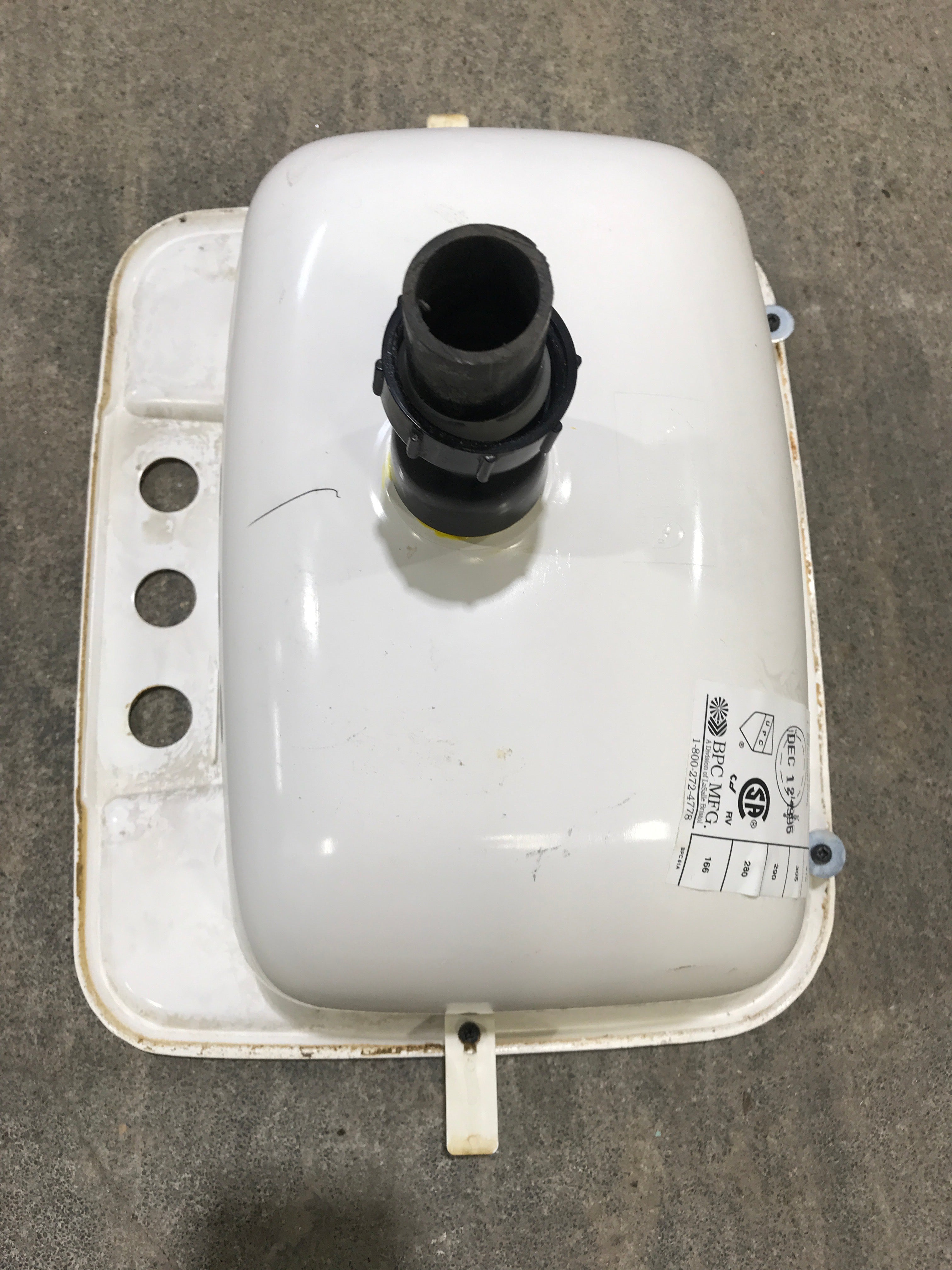 Used Bathroom Sink, Bone - 14 1/2" x 12 1/2" x 5" D