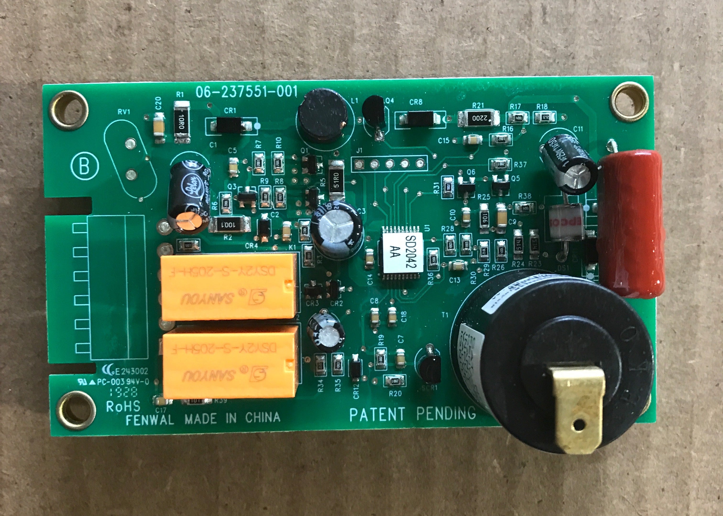 USED Suburban Mfg (Fenwal) Ignition Control Circuit Board 520814MC