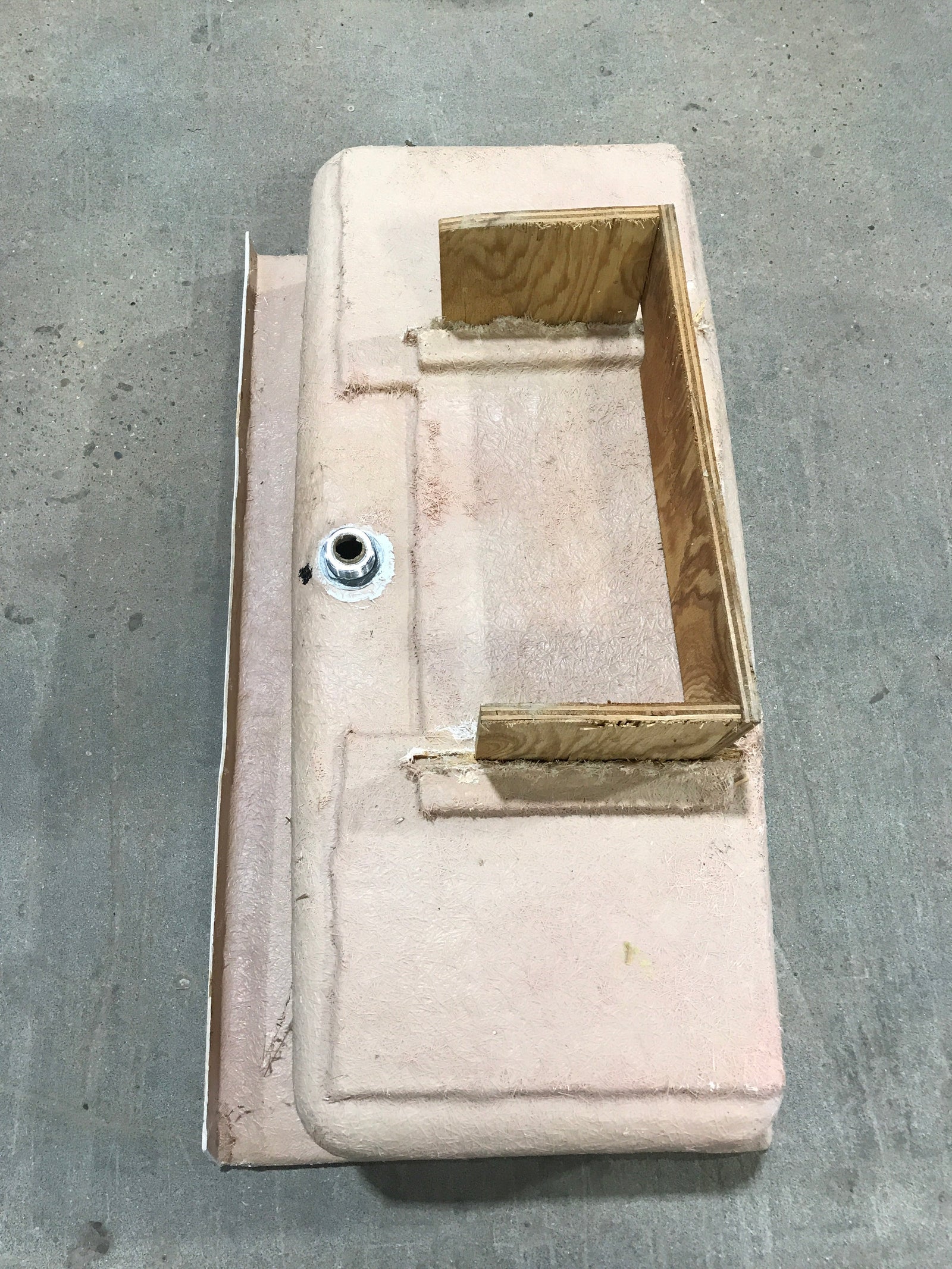 Used RV Bath Tub 46” L x 24” W - Center Drain