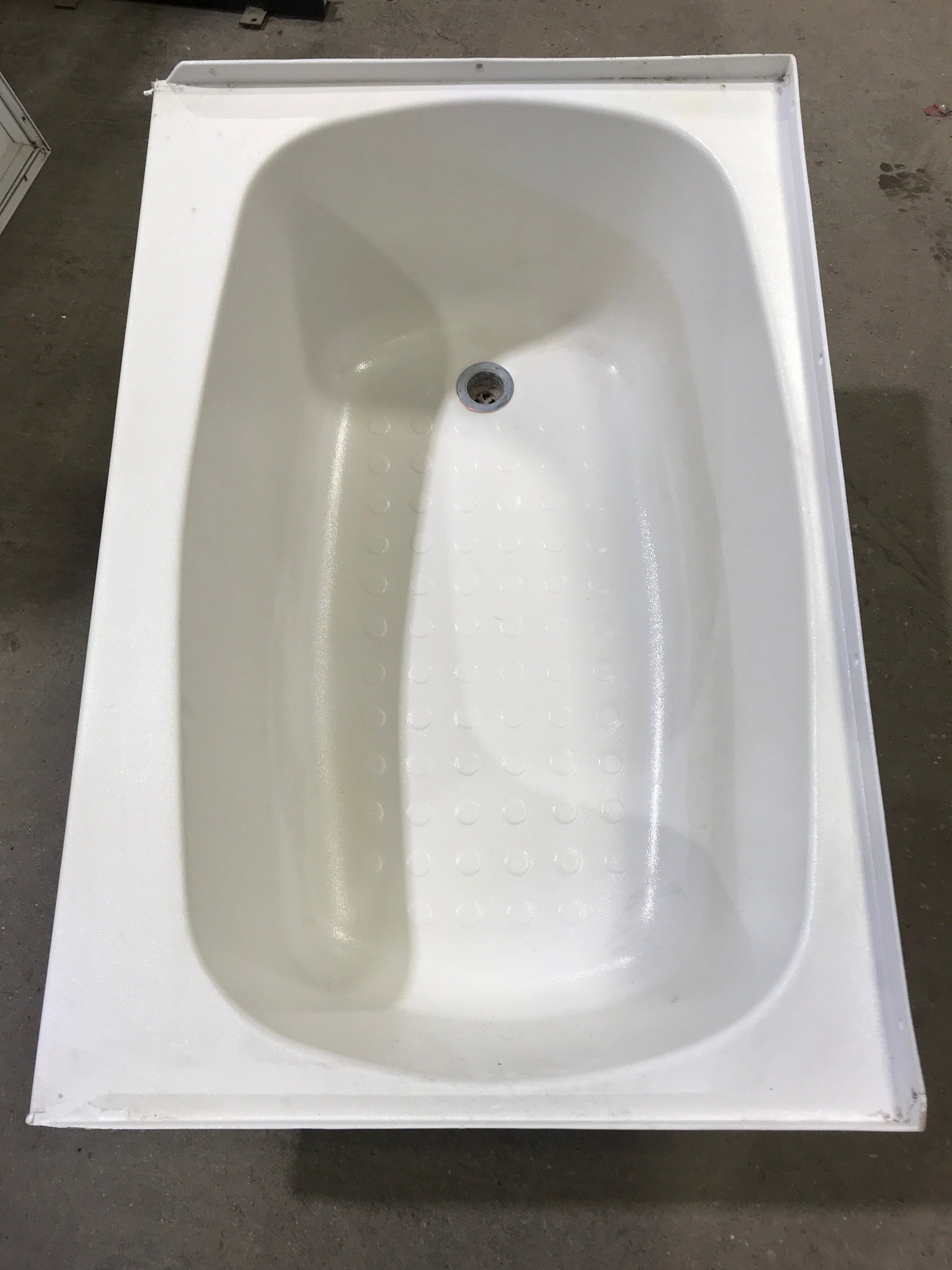 Used RV Bath Tub 36” L x 24 W ” - Left Hand Drain