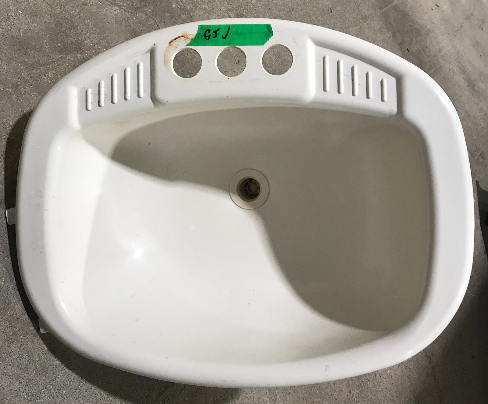 Used Off White Bathroom Sink 20