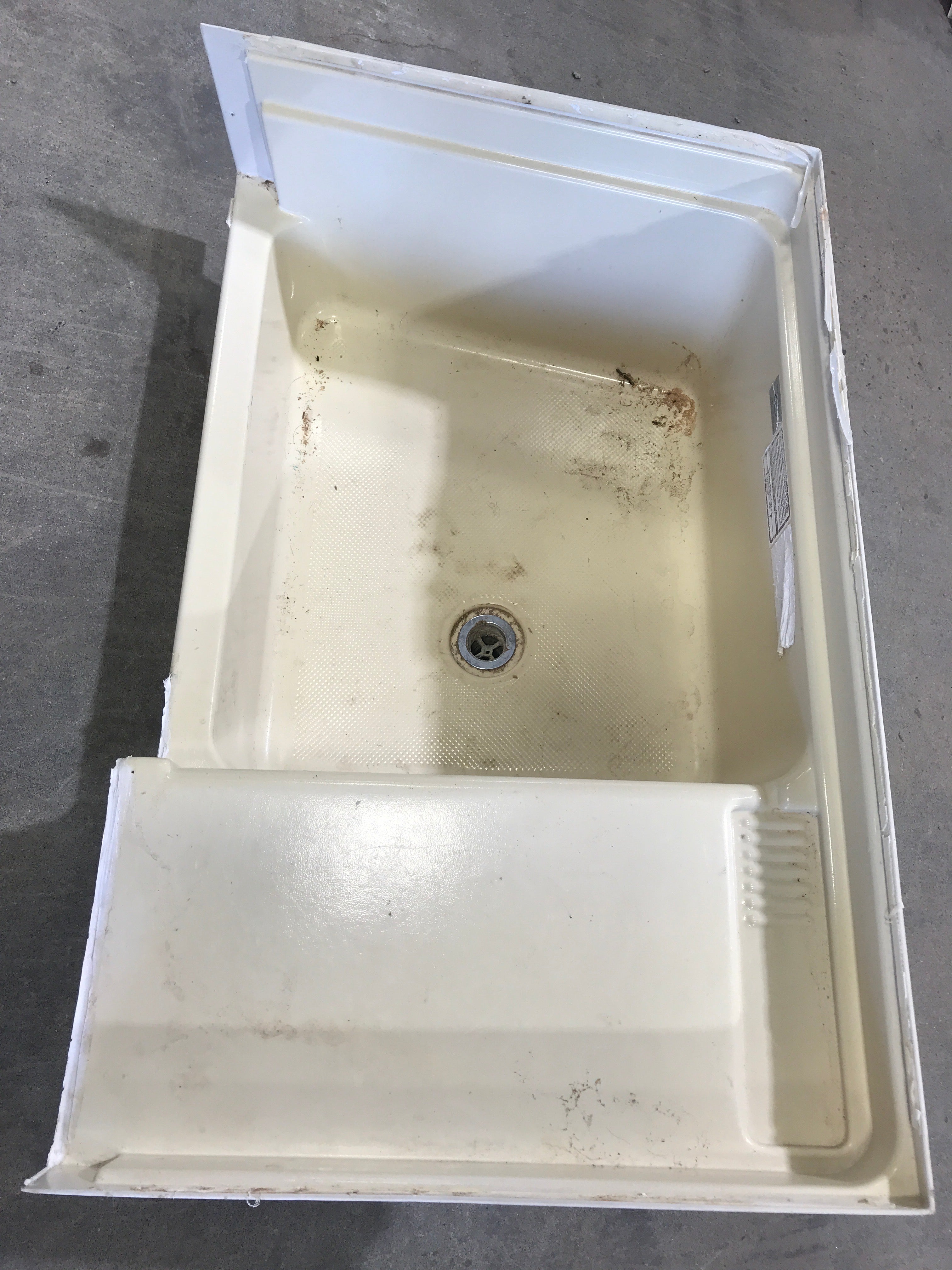 Used RV Step Bath Tub 39 1/2” x 24” - Right Hand Drain - Young Farts RV Parts