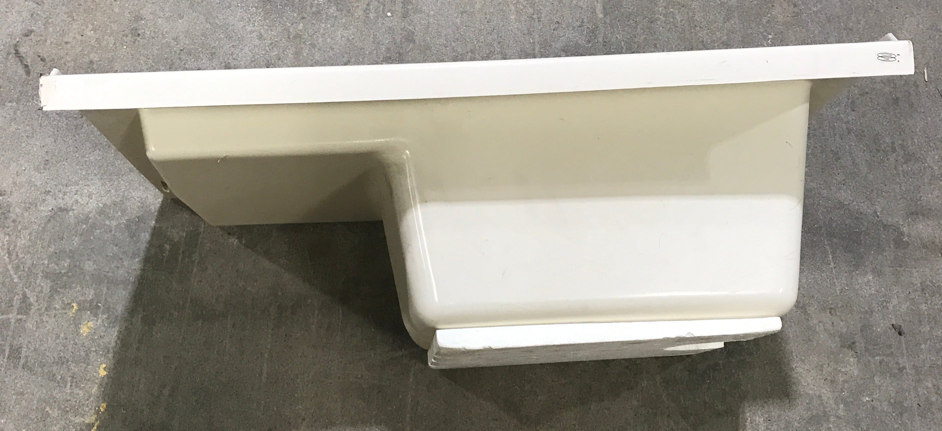 Used RV Step Bath Tub 38” x 24” - Right Hand Drain