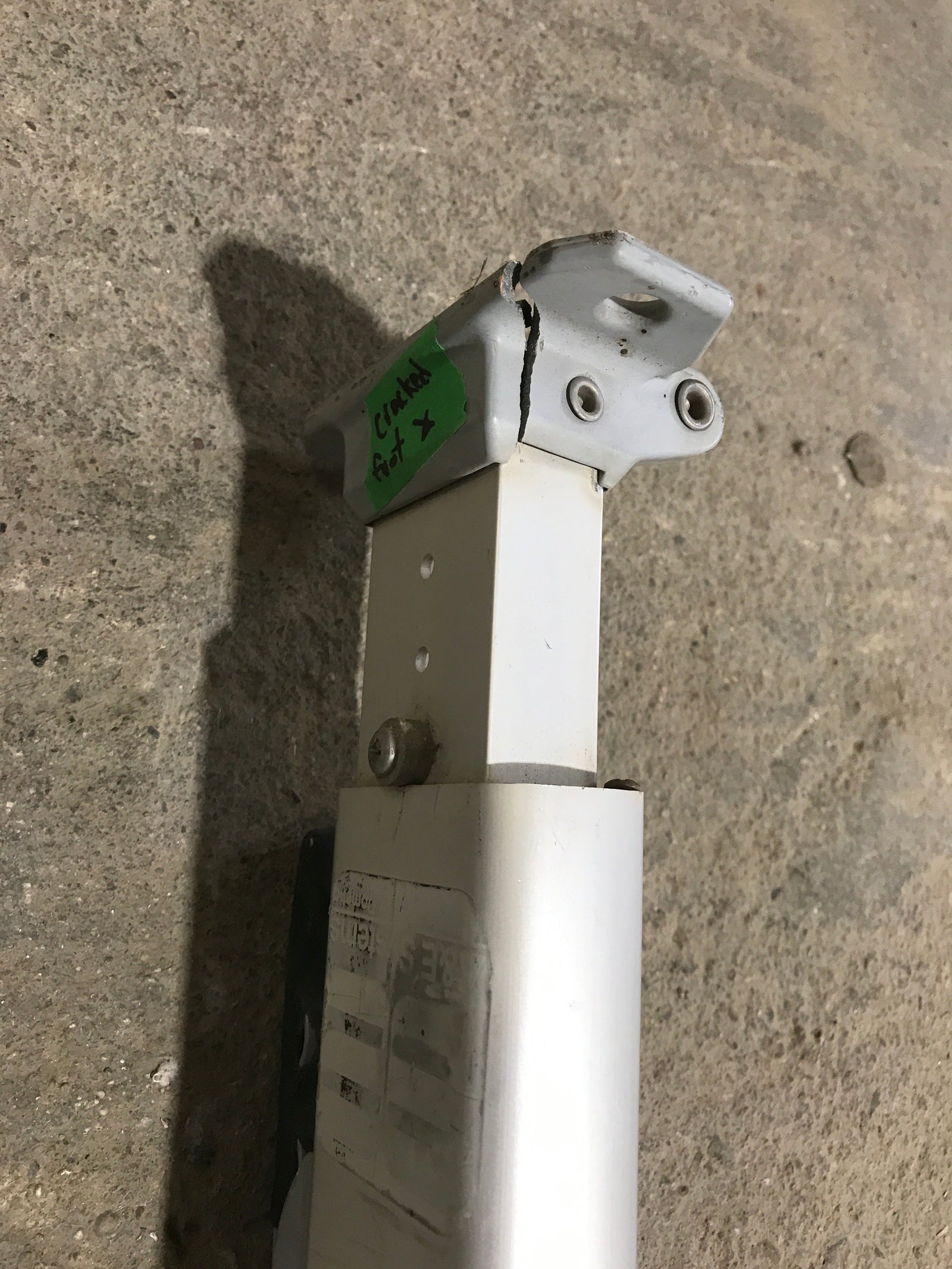 Used Dometic / A&E 8500 Awning Single Manual Arm - 73
