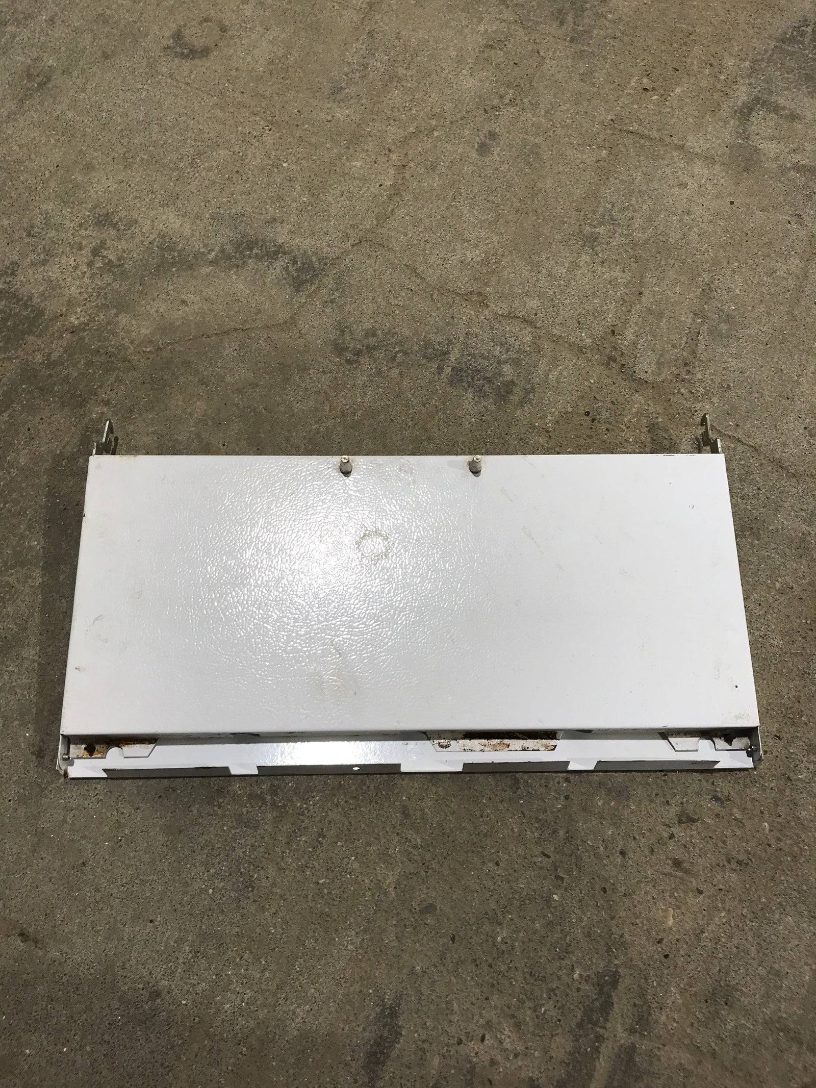 Used MAGIC Chef Bi-Fold Cover CLY1610BDW
