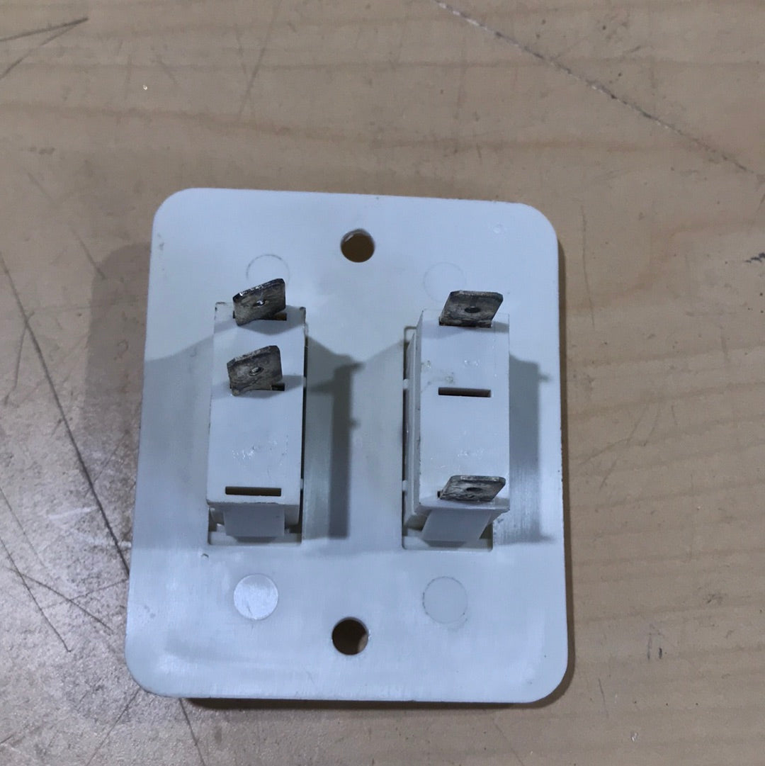 USED SUBURBAN WATER HEATER SWITCH 09-0127 (234229)