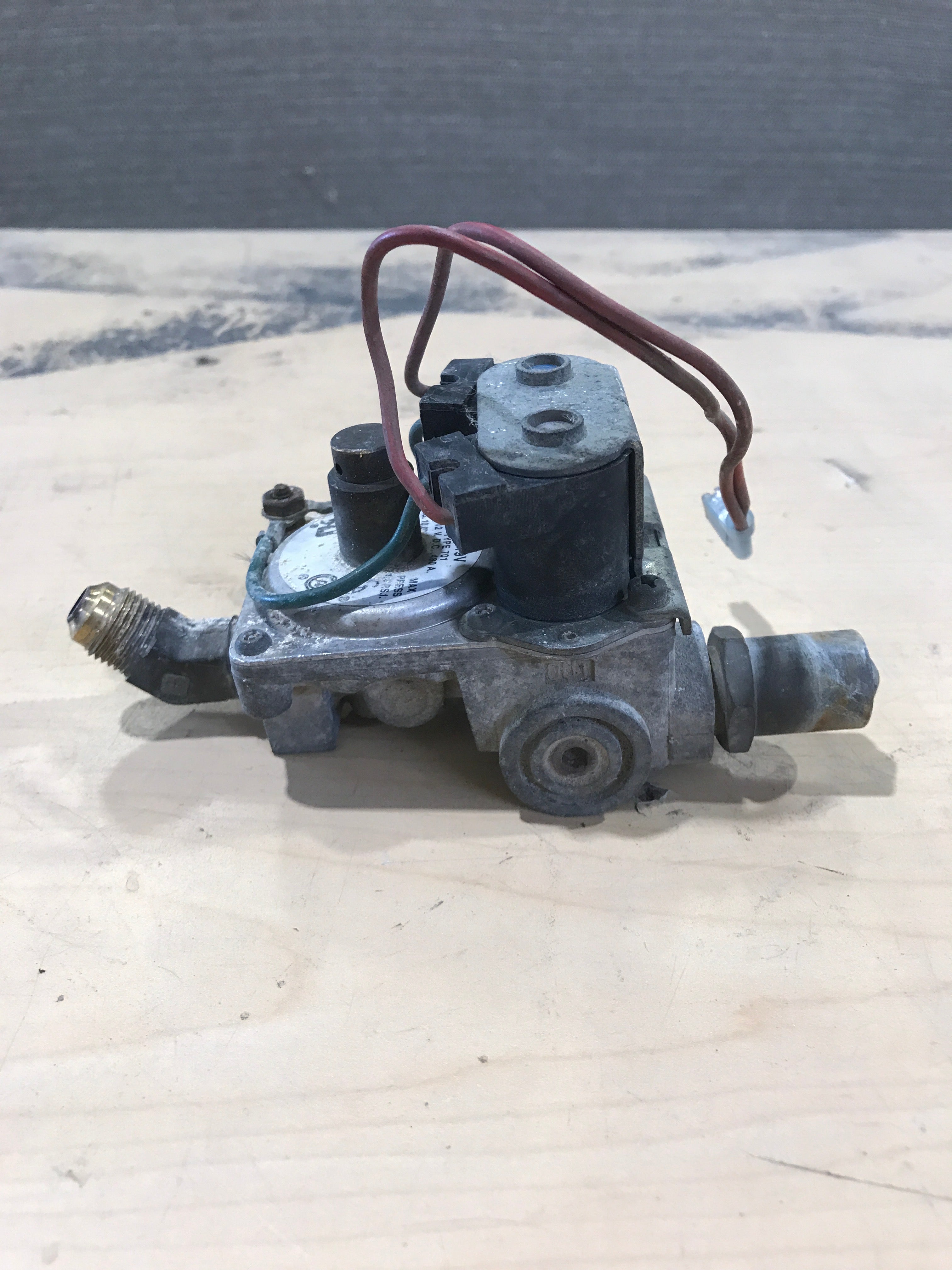Used Atwood/ Dometic DSI Gas Valve - 92078