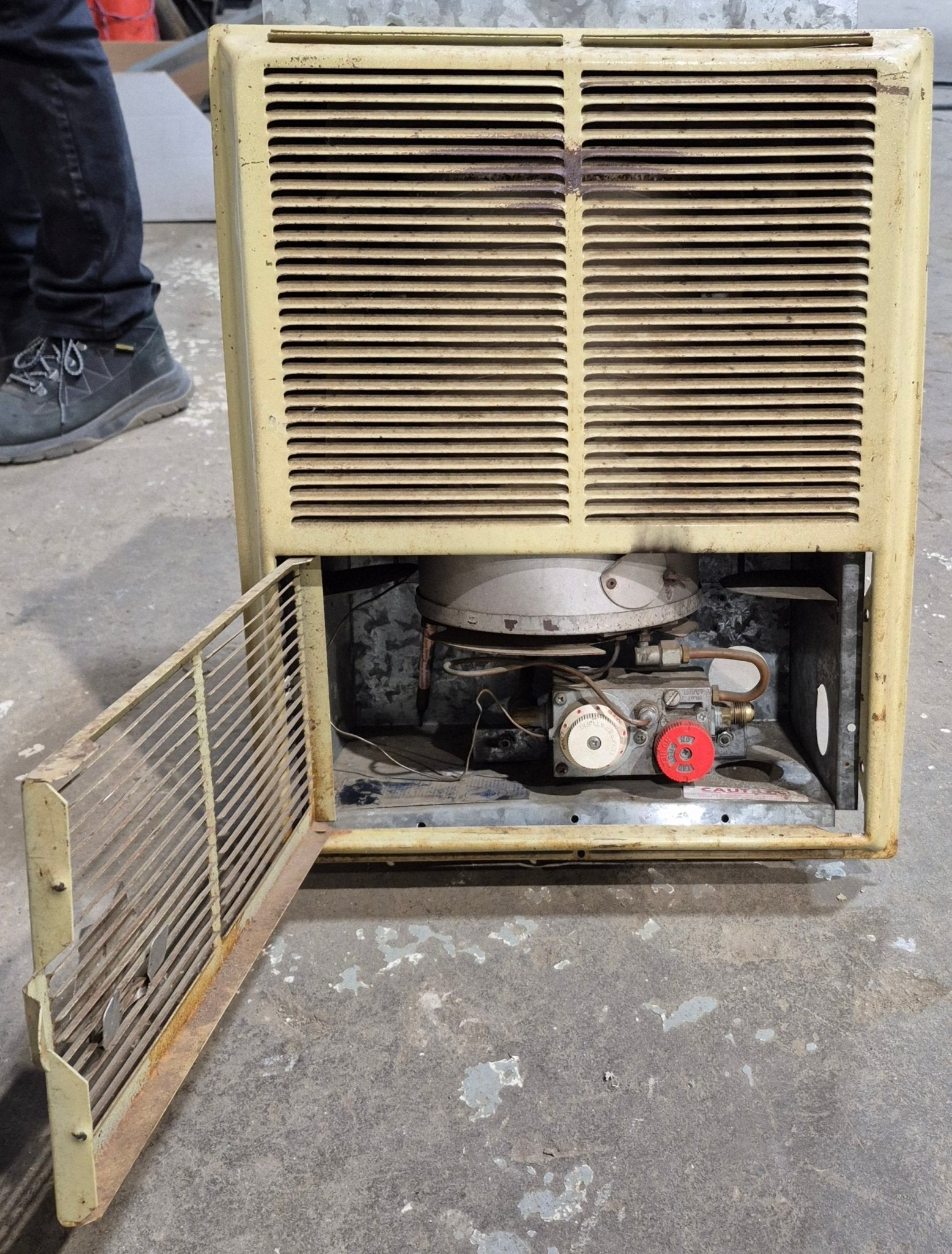 7000 BTU USED BRC - 10A HYDRO FLAME RV Propane Furnace - Young Farts RV Parts