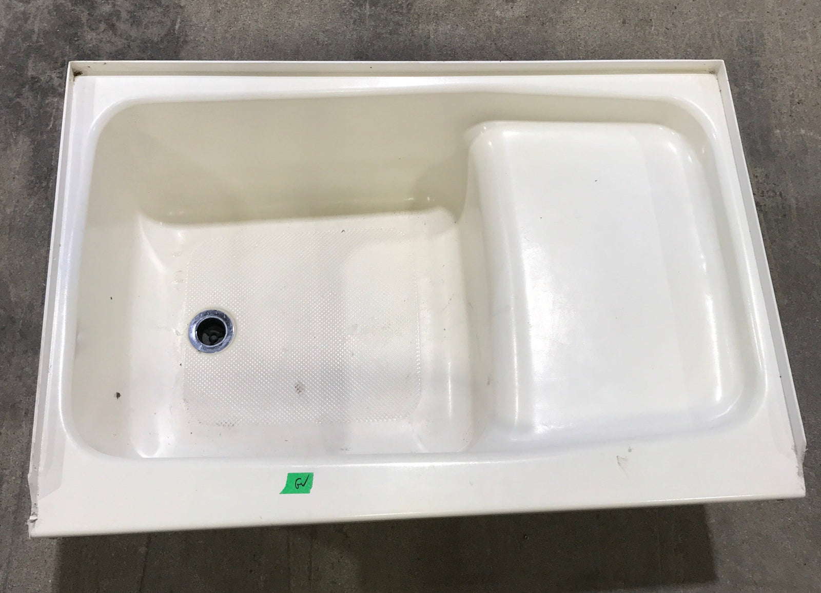 Used RV Step Bath Tub 36” L x 24” W - Left Hand Drain