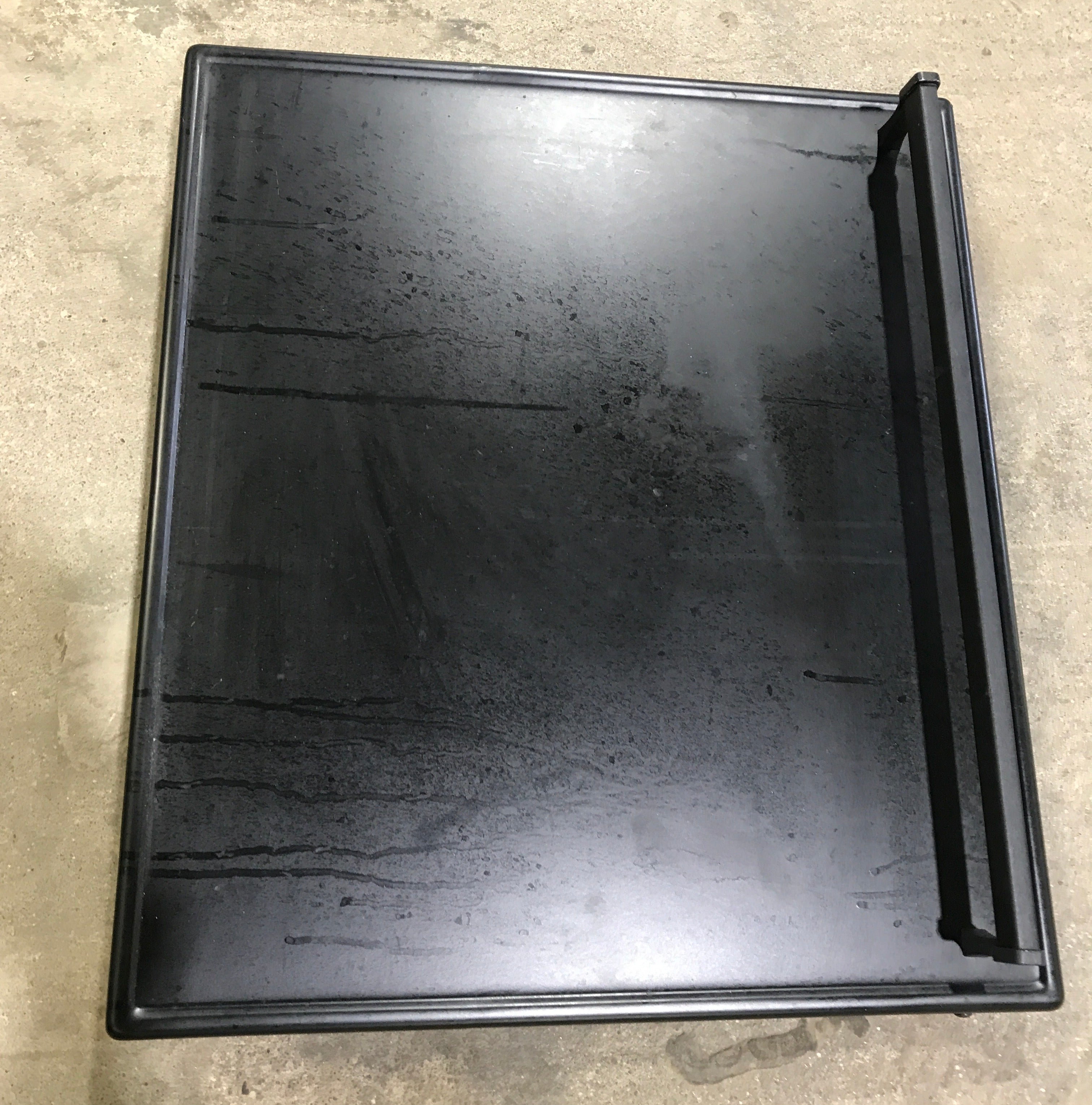 Used Wedgewood Oven Door Fits R2146BB - 19" W x 16 1/2" H