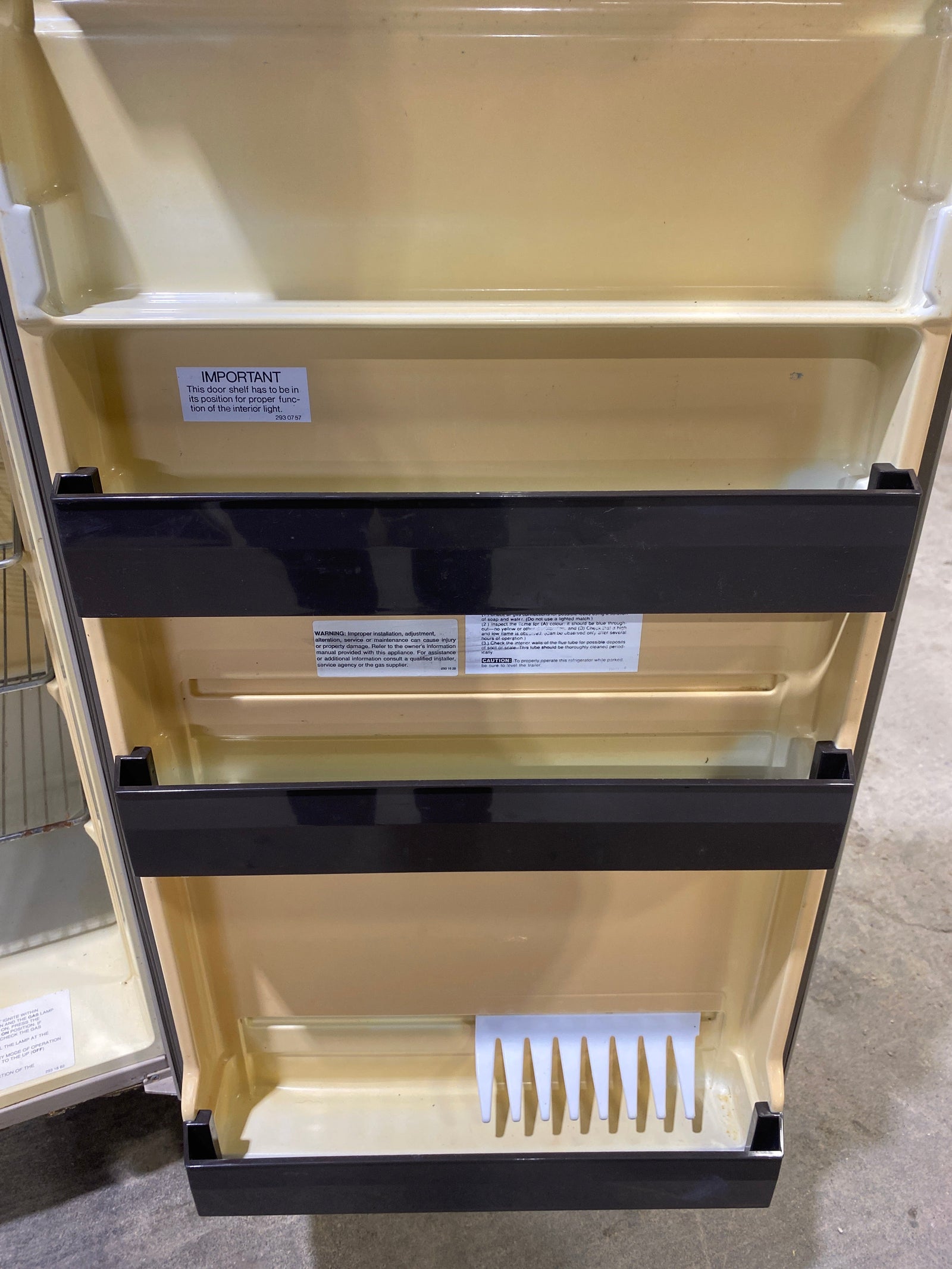 Used Complete Dometic Fridge, 2-Way - RM2611