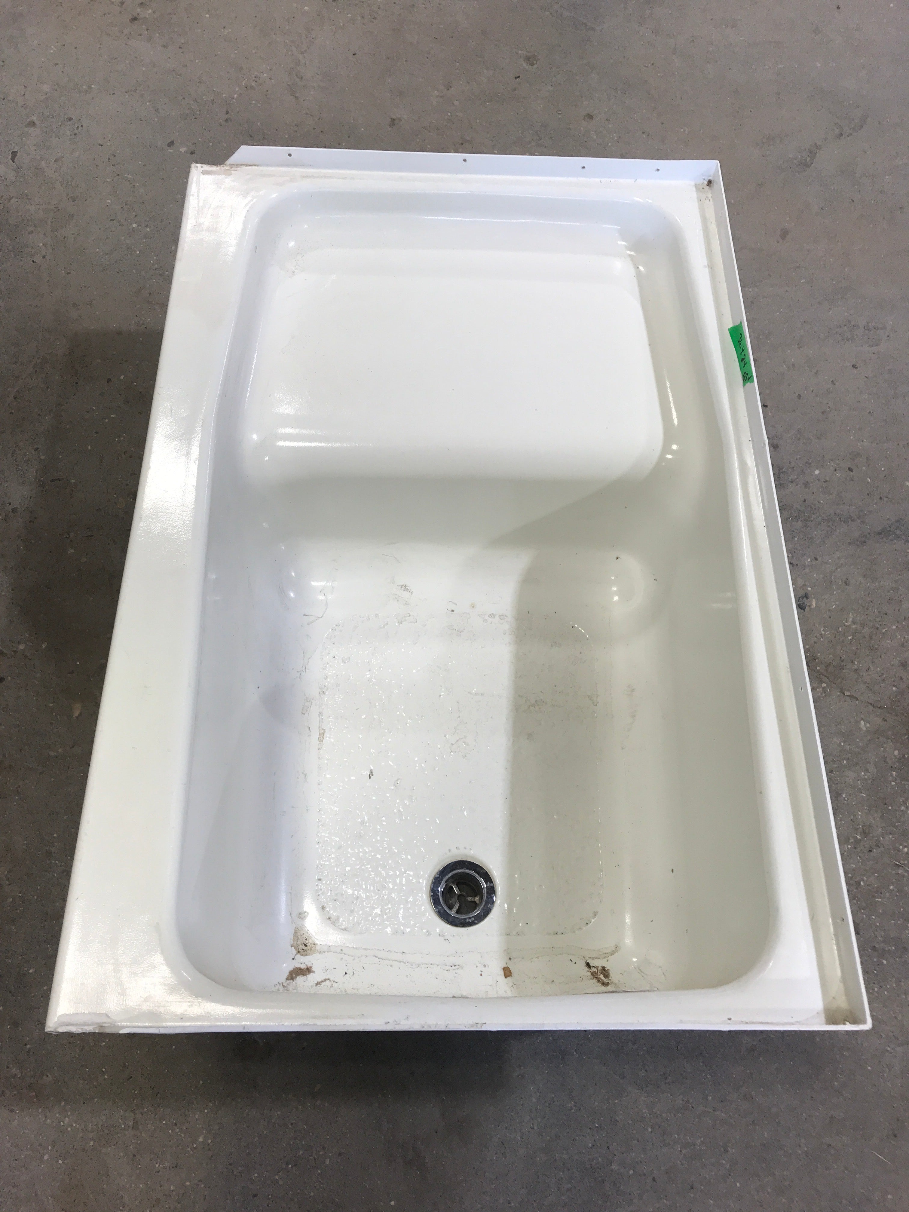 Used RV Step Bath Tub 36” x 24” - Right Hand Drain