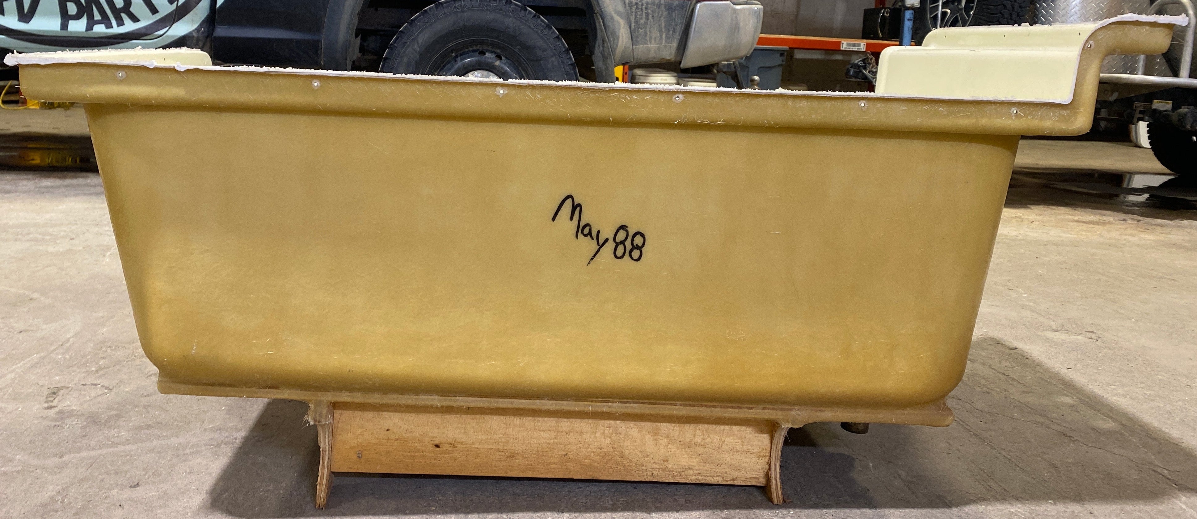Used RV Bath Tub, Left Hand Drain - 47” L x 24" W