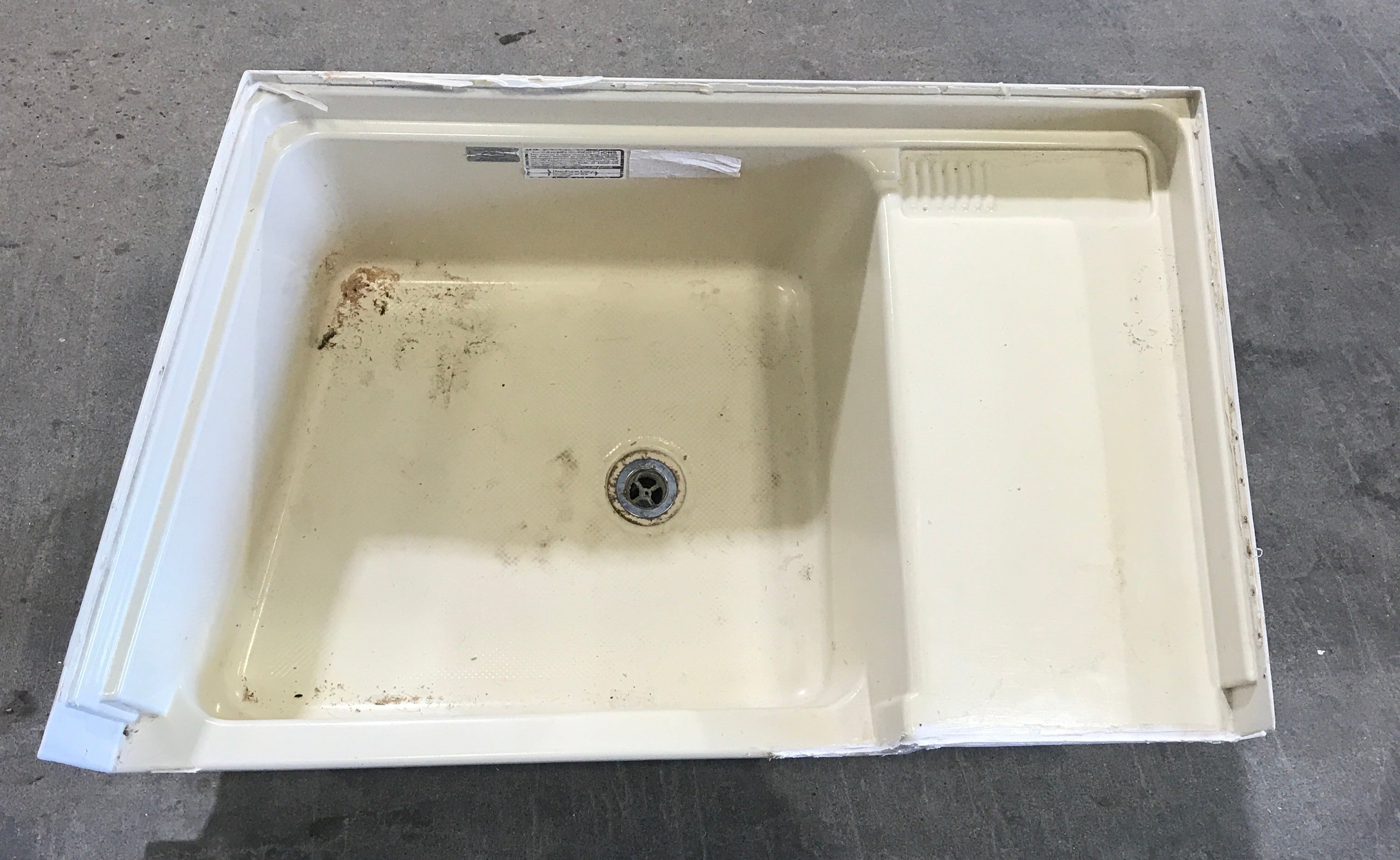 Used RV Step Bath Tub 39 1/2” x 24” - Right Hand Drain - Young Farts RV Parts