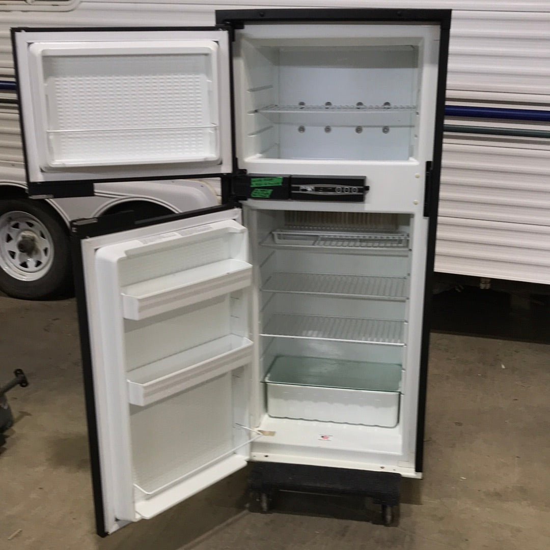 Used Complete Norcold N621 Fridge 2-way - Young Farts RV Parts