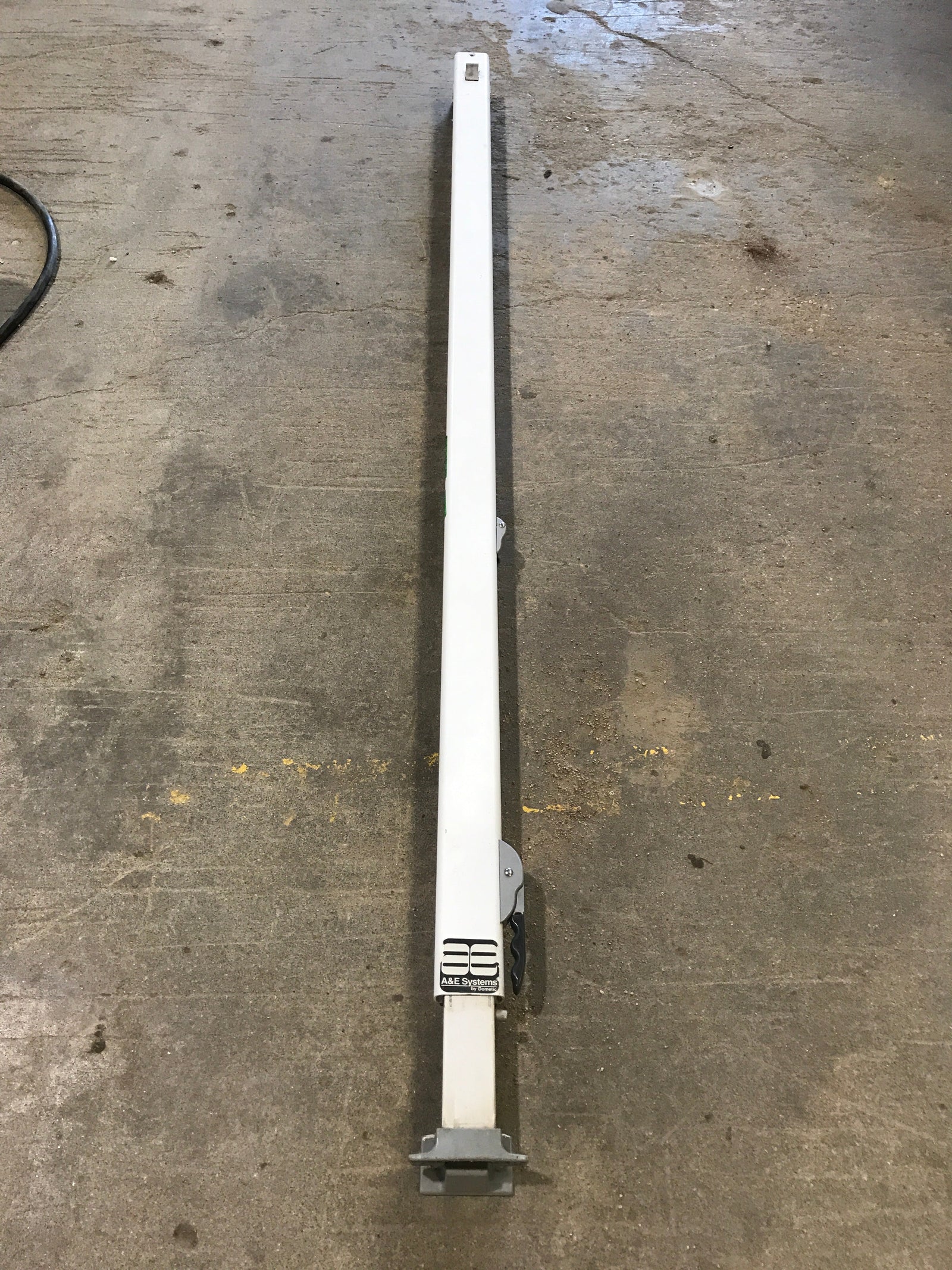 Used Dometic / A&E 8500 Awning Single Manual Arm