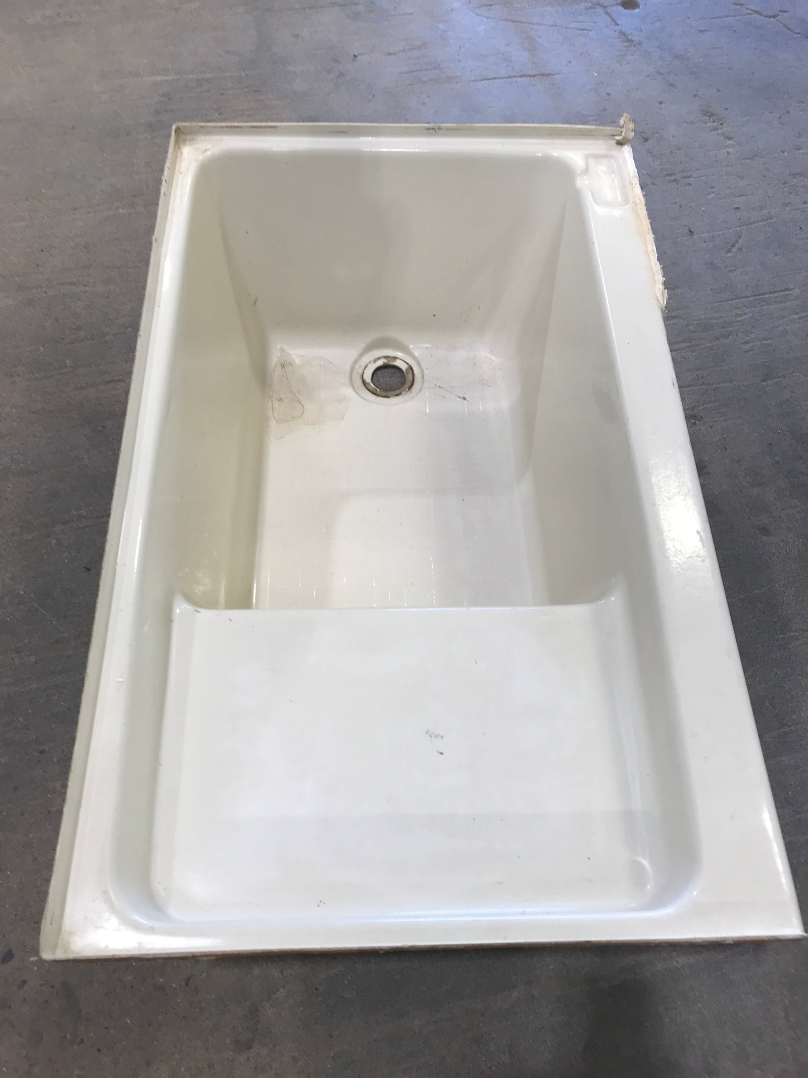 Used RV Step Bath Tub 36” x 22” - Right Hand Drain